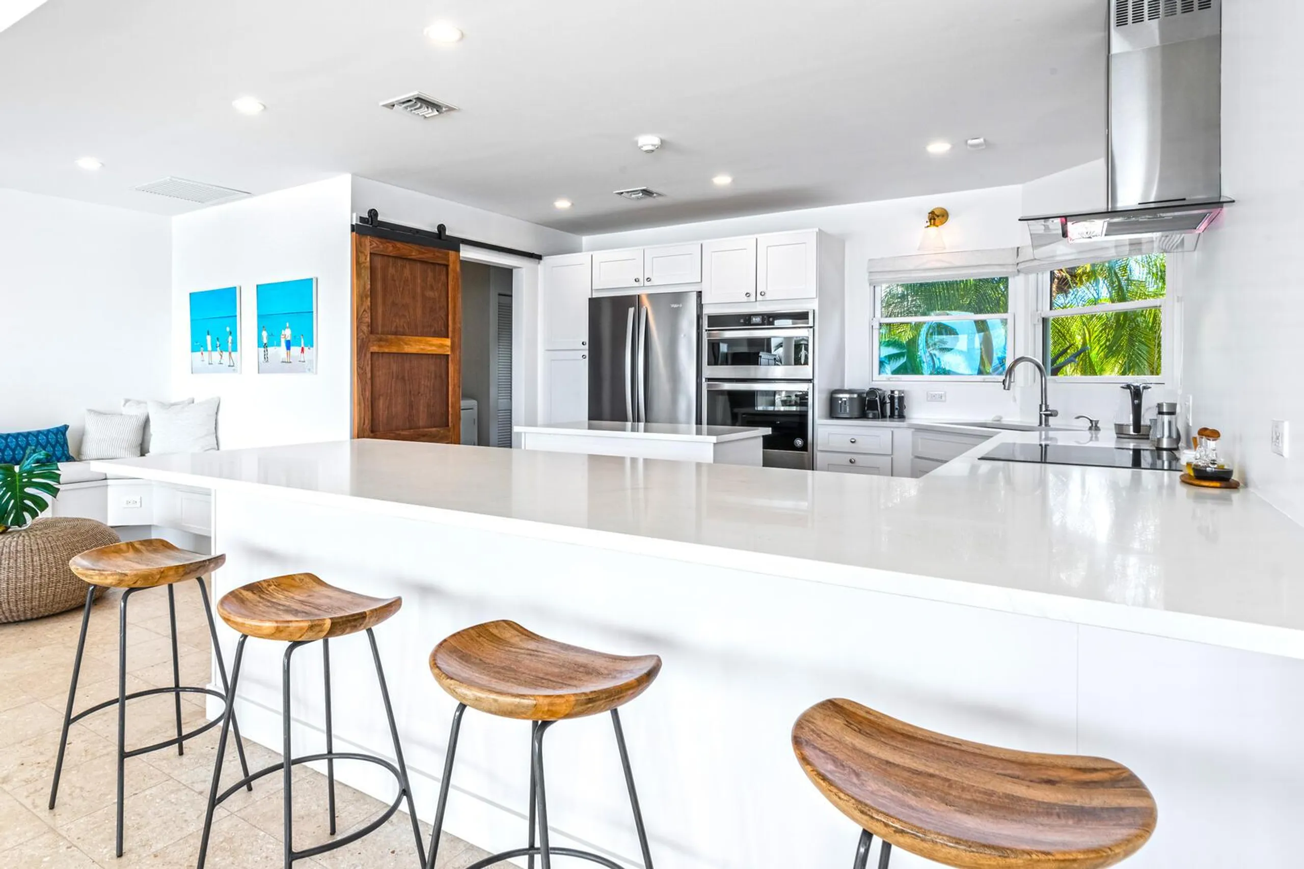 Spotts Sands Elite Villa With Private Pool, Hot Tub, and Majestic Views — photograph 10
