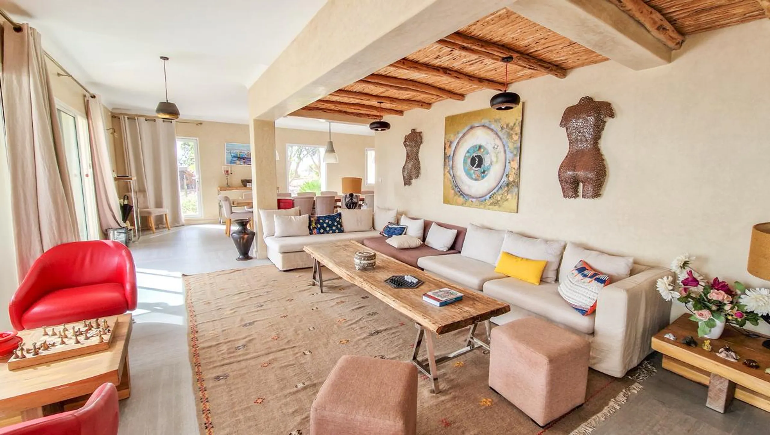 Deluxe Contemporary Villa with Private Pool and Sea Views — photograph 6