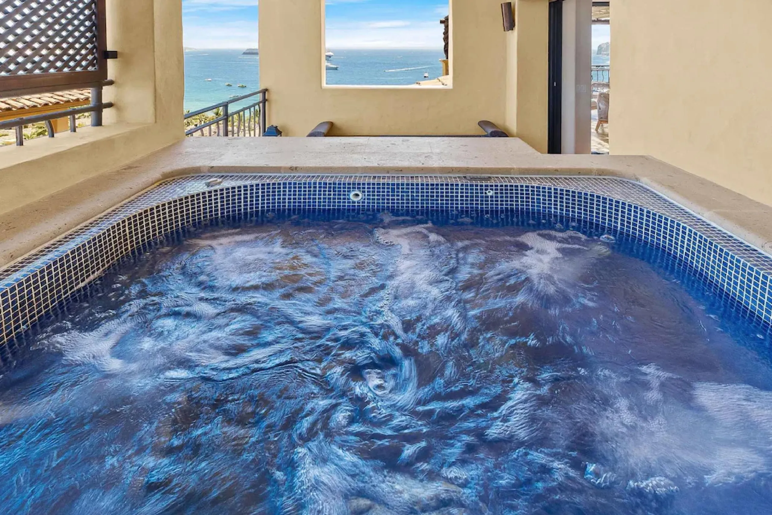 Grand Overlook Estate with Stunning Sea of Cortez Views — photograph 4