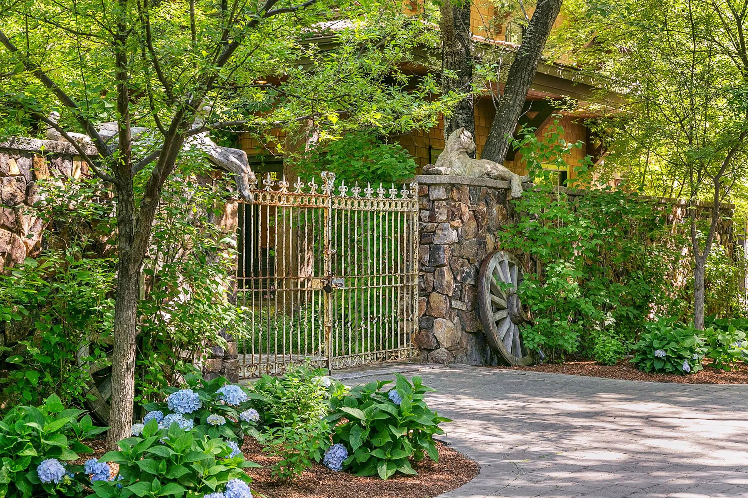 Splendid Sun Valley Villa with with Glass Greenhouse, Pool & Spa & Top-notch Amenities — photograph 9