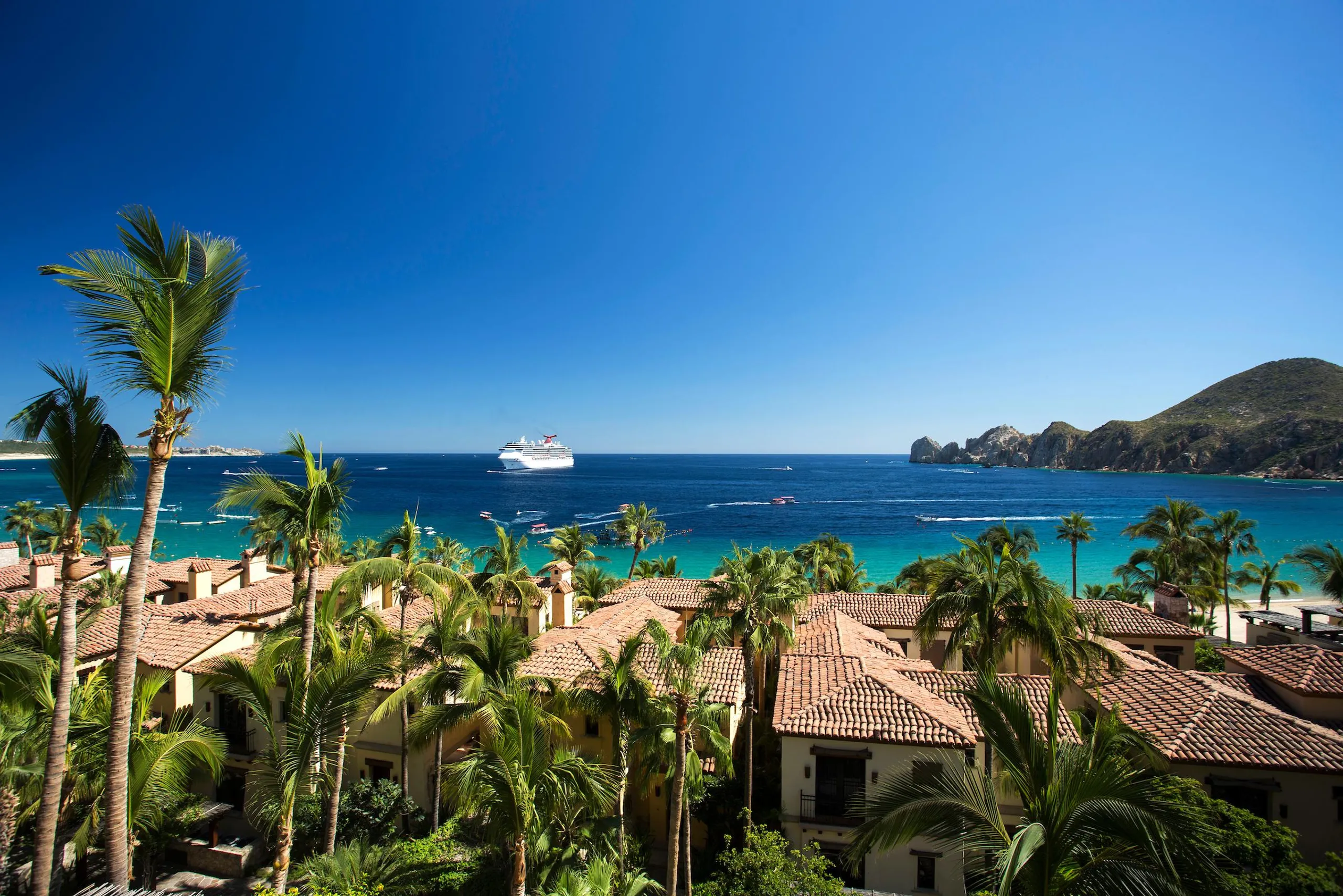 Elite Cabo Vista Estate With Stunning Ocean Views — photograph 2