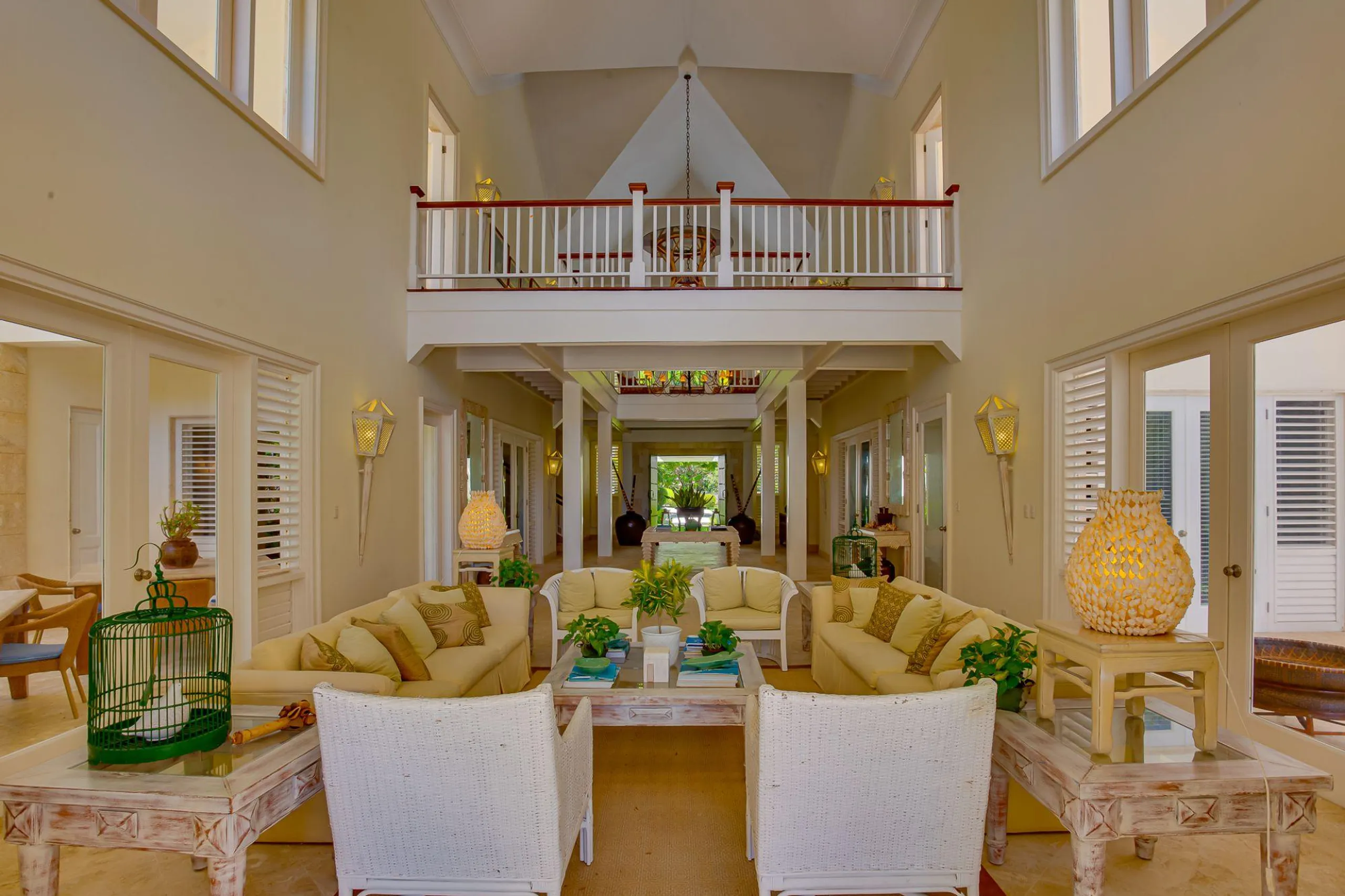 Chic Bright and Airy Villa with Private Pool and Spectacular Caribbean Views — photograph 11