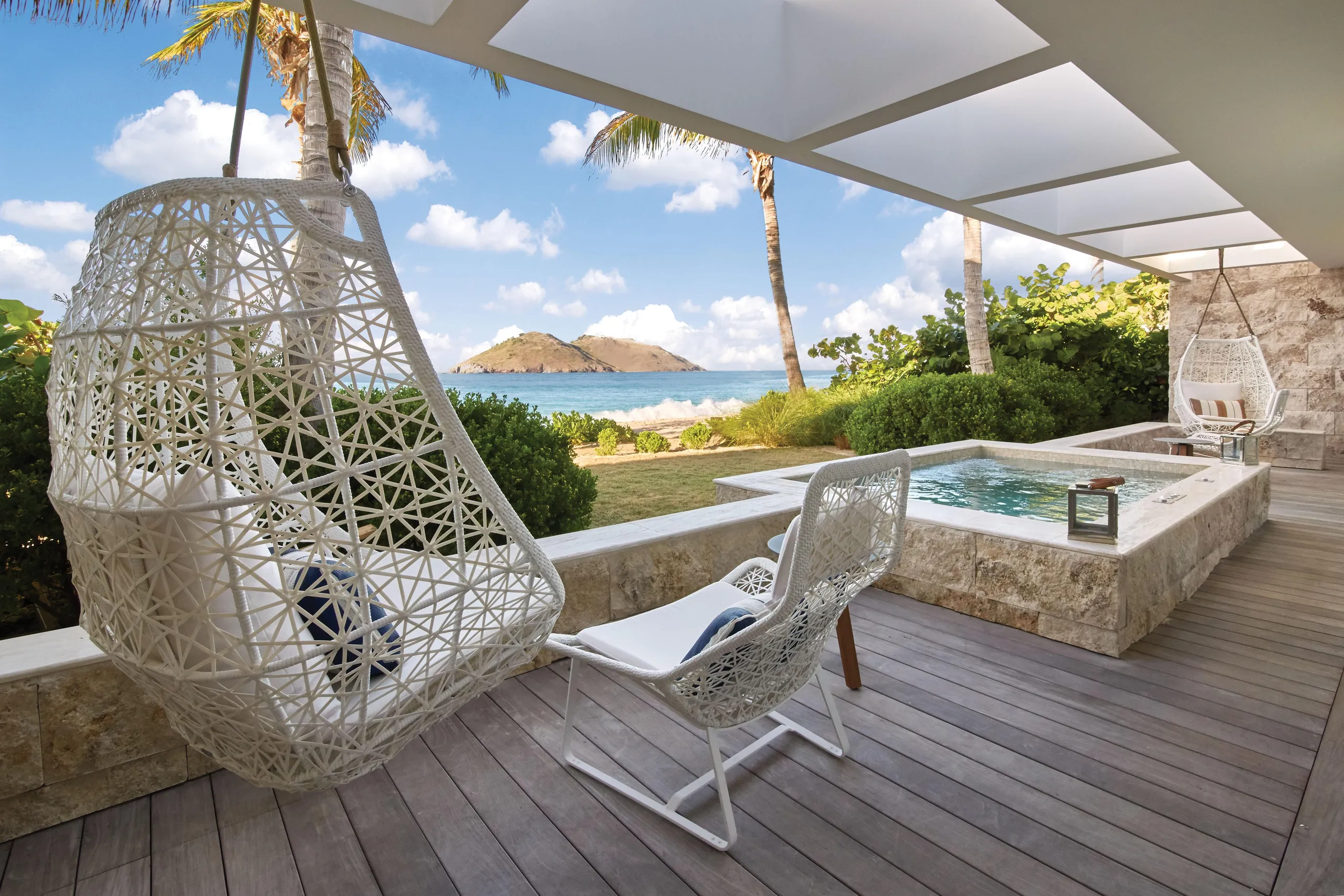 Brilliant Beachfront Villa with Infinity Pool and Home Cinema — photograph 3