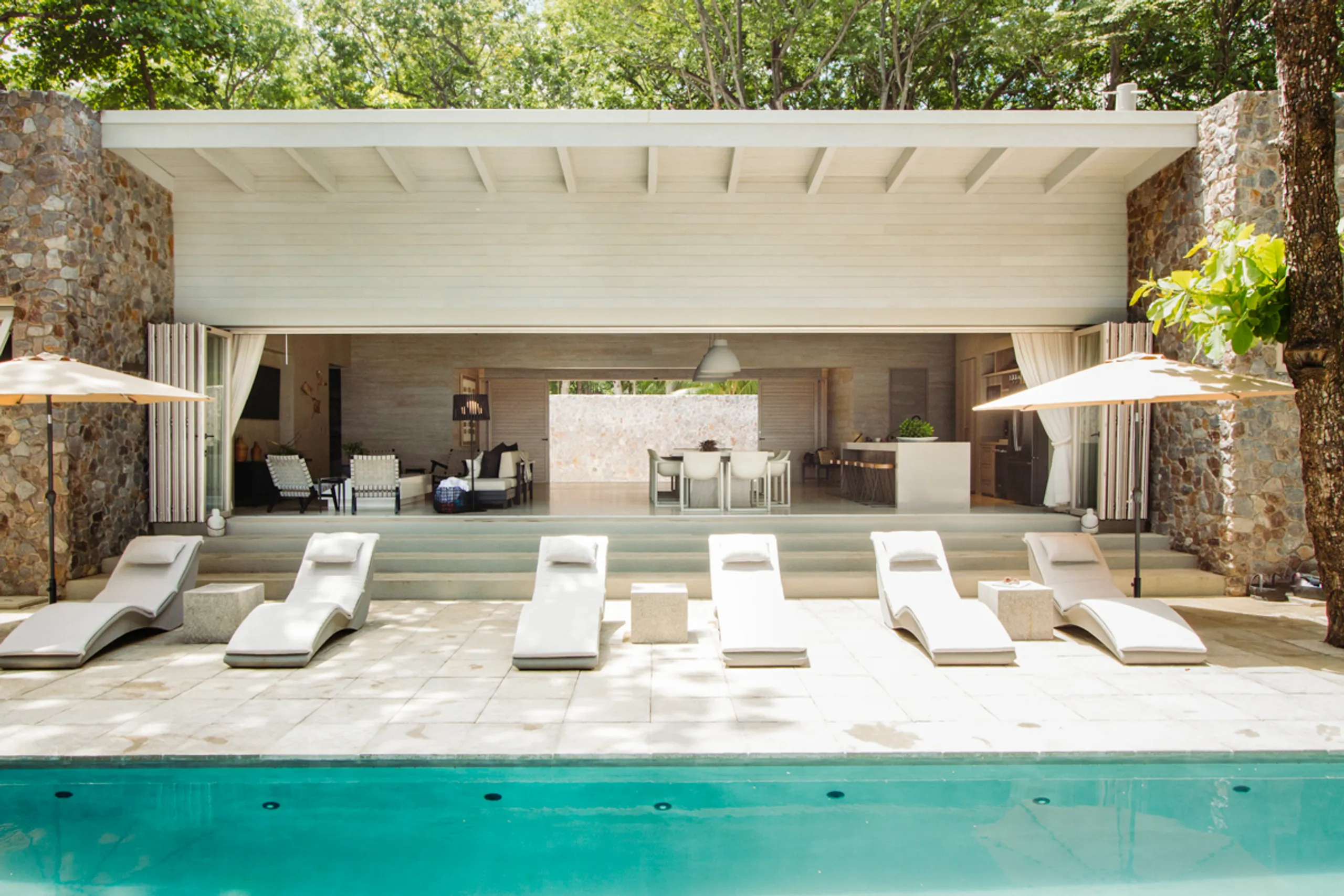 Santa Teresa Oceanfront Villa with Private Pool & Panoramic Ocean Views — photograph 2