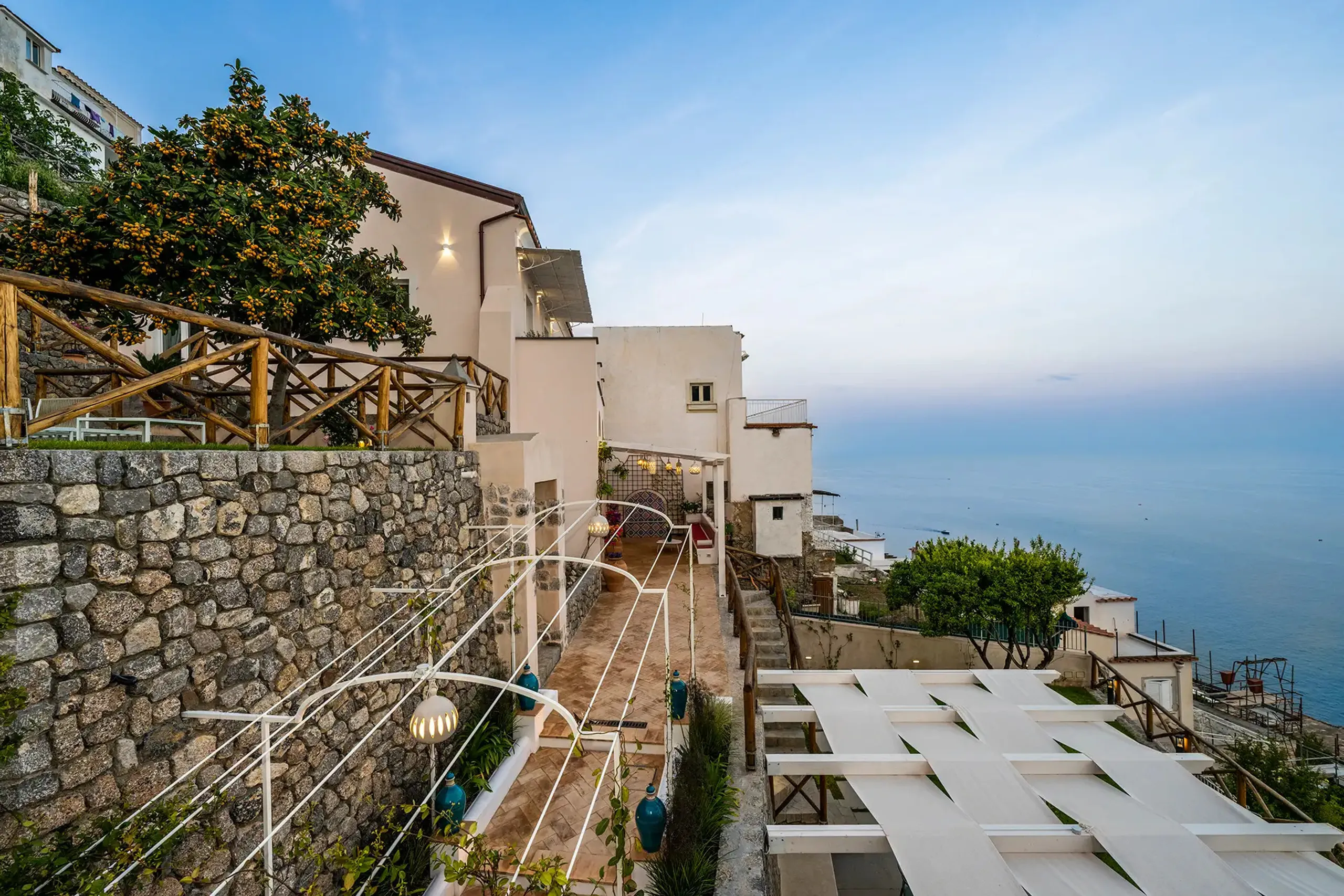 Spectacular Seafront Villa with Private Pool and Panoramic Terraces — photograph 5