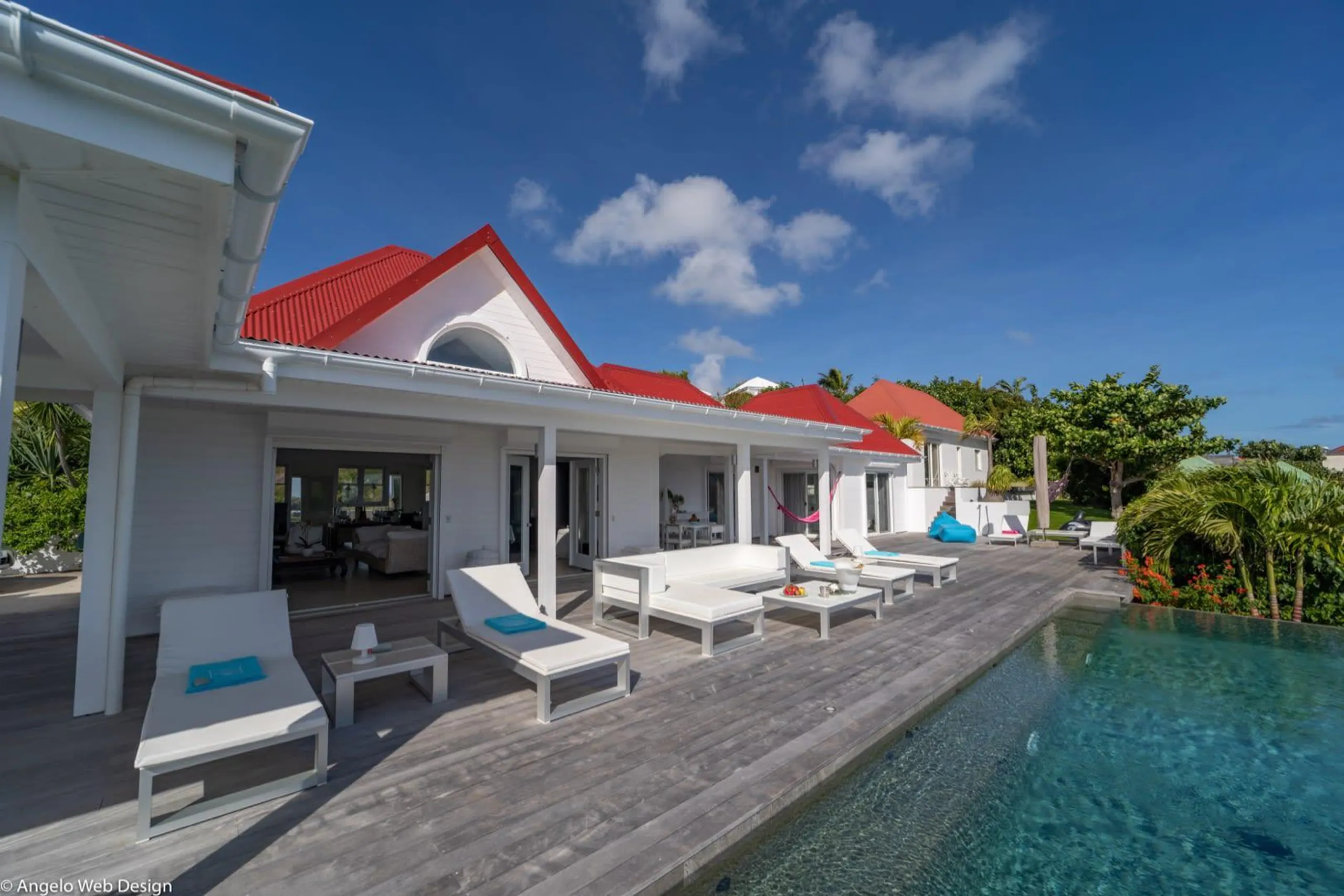 Tranquil 4BR Haven with Breathtaking Ocean and Hill Views — photograph 7
