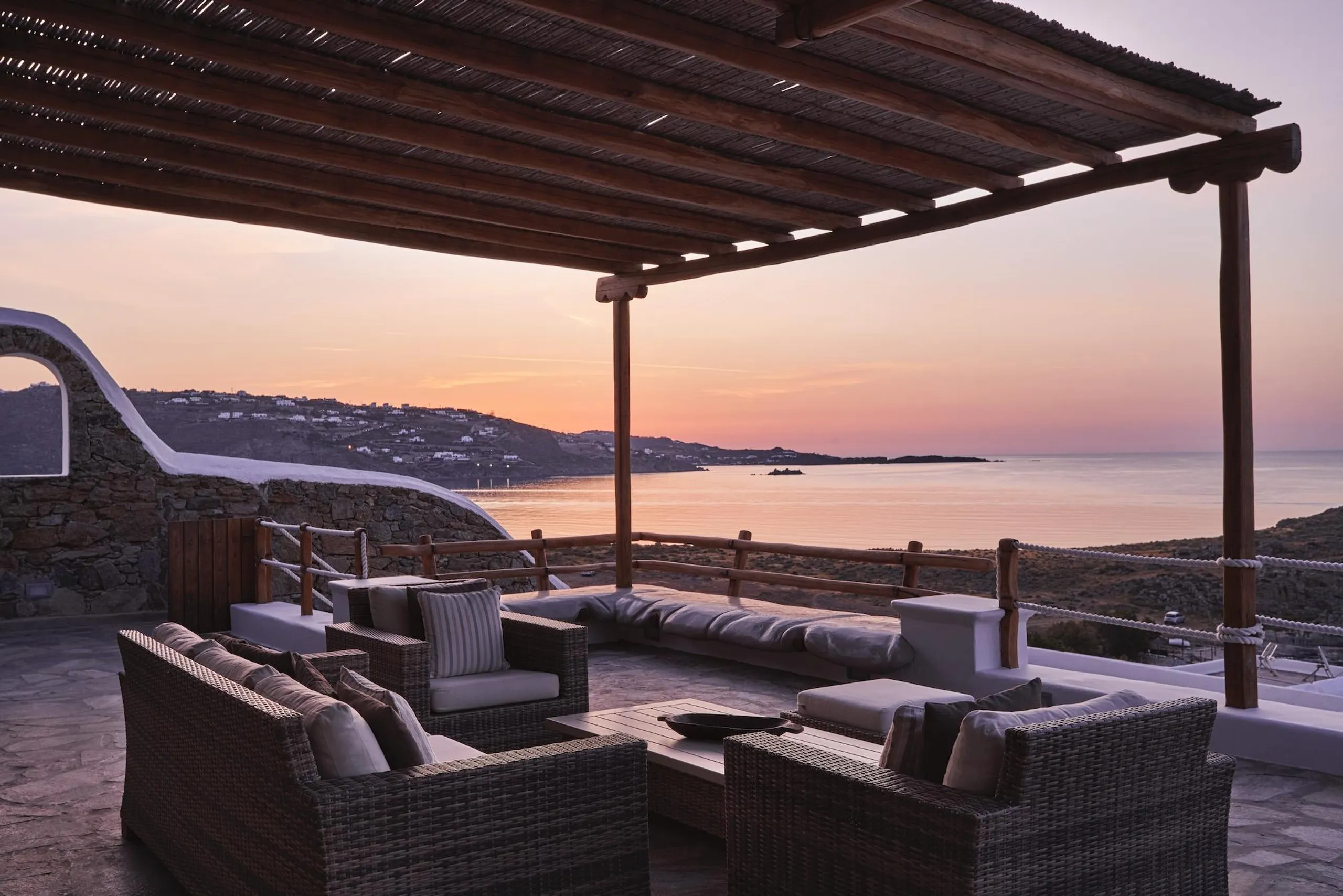 Abundant Mykonos Villa with Private Pool and Amazing Amenities — photograph 5