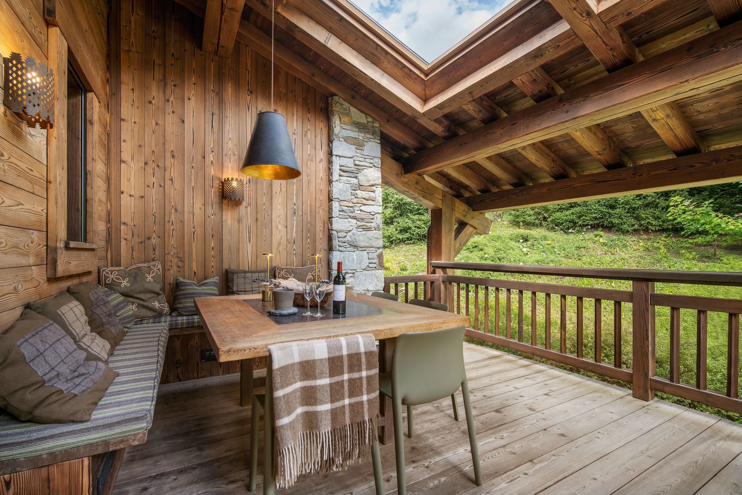 Opulent Alpine Hideaway with Cinema, Spa, and Mont Blanc Views — photograph 4