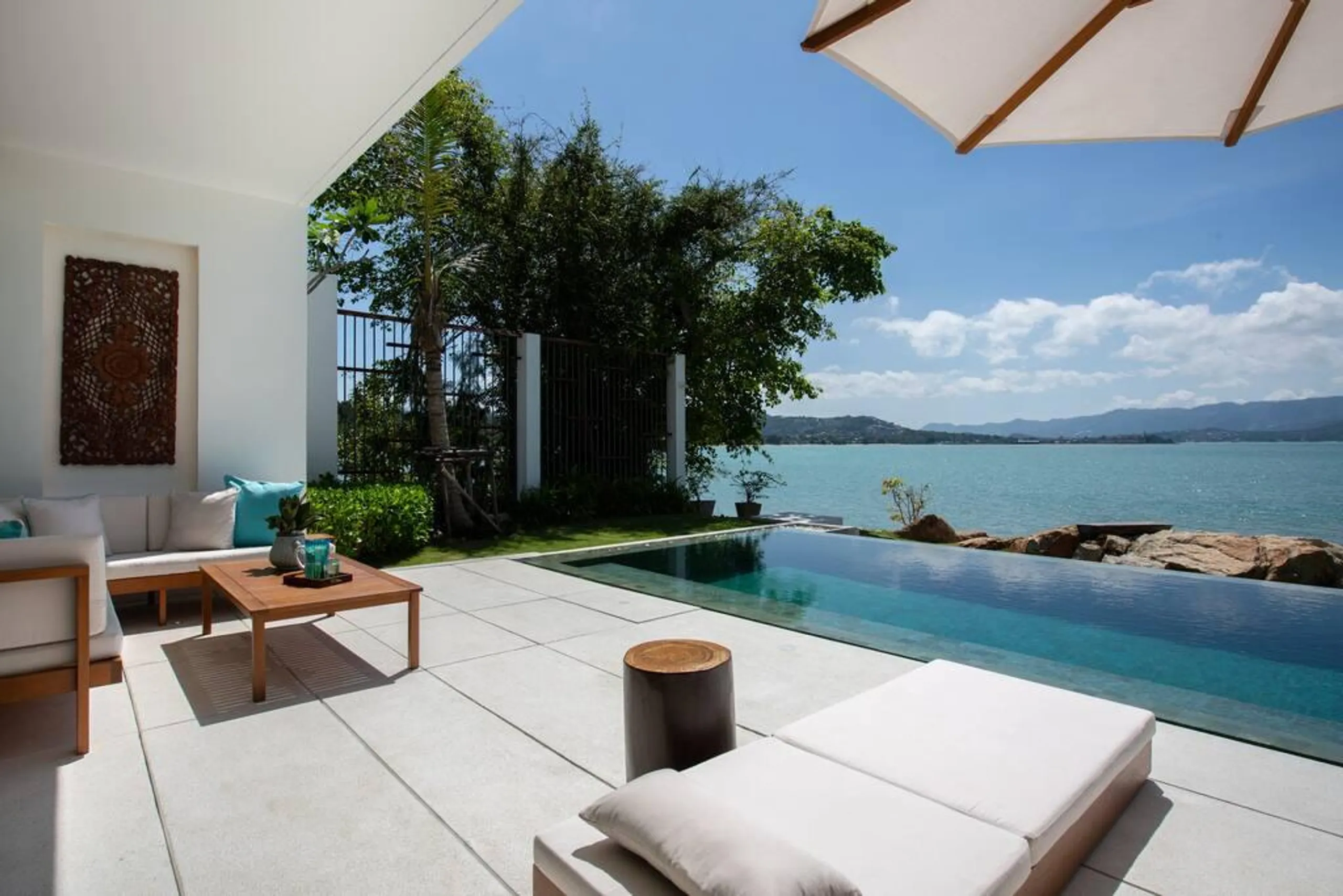 Serene Bo Put Retreat with Infinity Pool — photograph 2