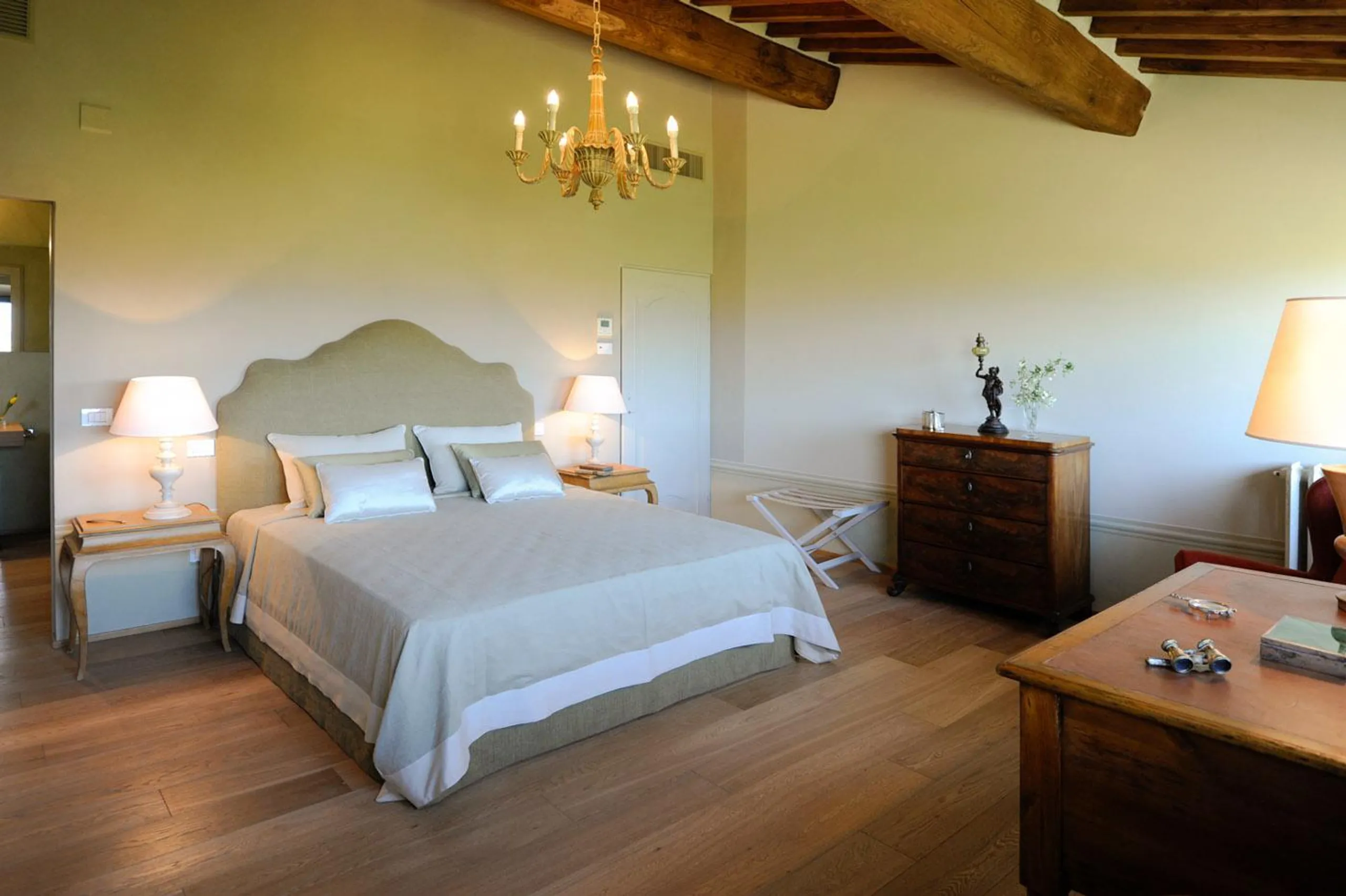 Grand 14BDR Tuscan Estate with Private Pool, Gazebo, and Pool Table — photograph 10