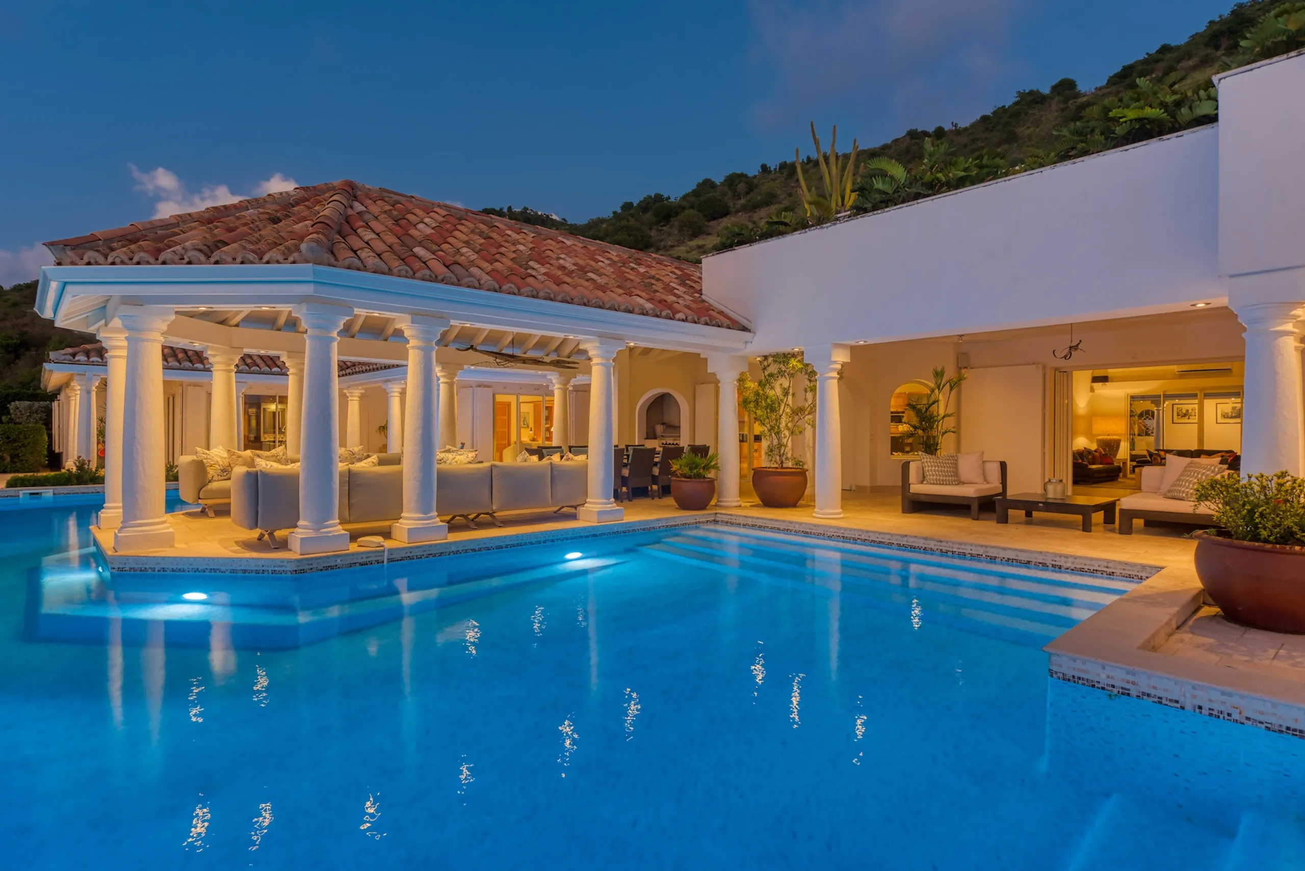 Opulent 6BR Villa with Infinity Pool and, Caribbean Sea Views in Grand Case