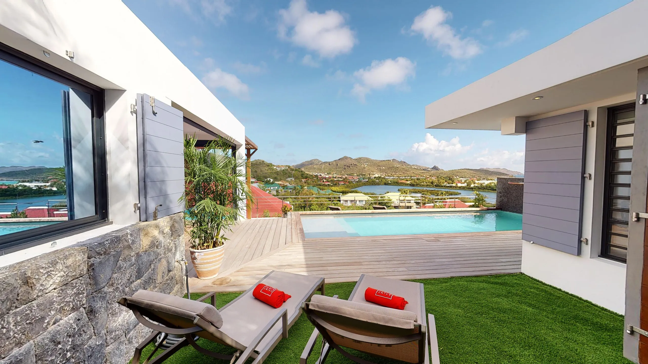 Classy Paradise Villa with Private Pool and Ocean Views — photograph 2
