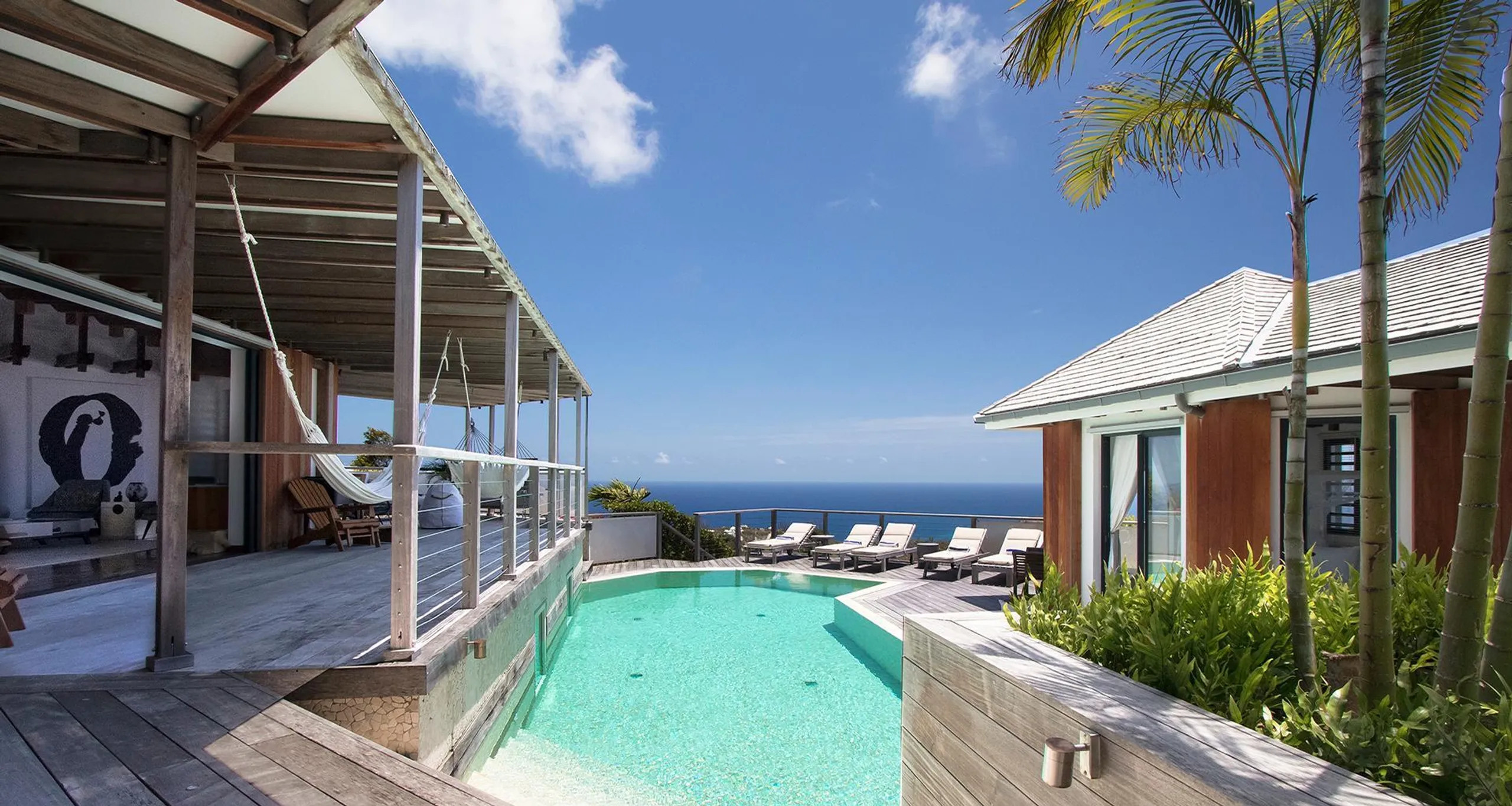 Superb Seaside Villa with Private Pool and Patio Dining — photograph 3