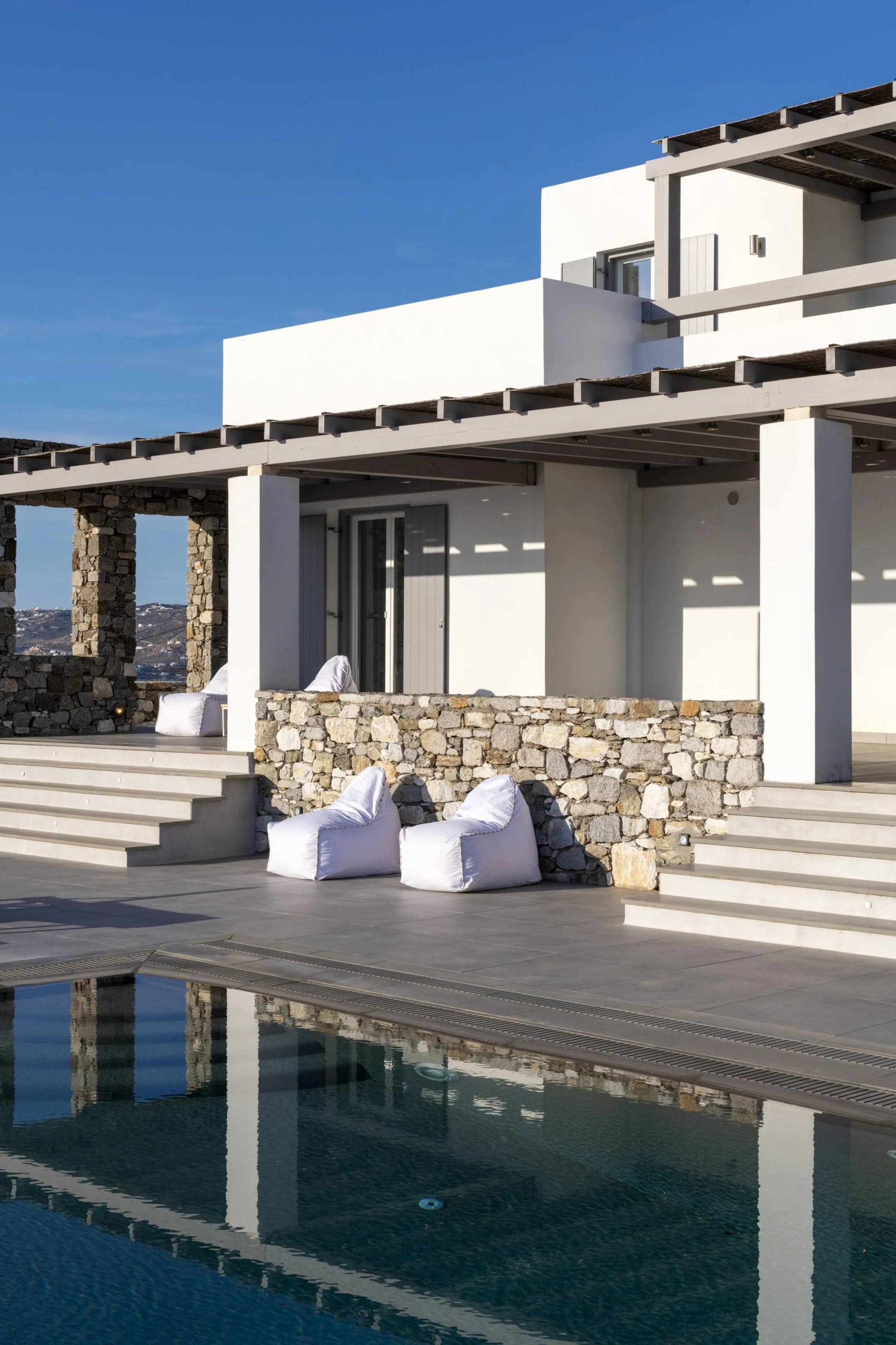 Grandiose Mykonos Estate with Private Pool and Ocean Views — photograph 3