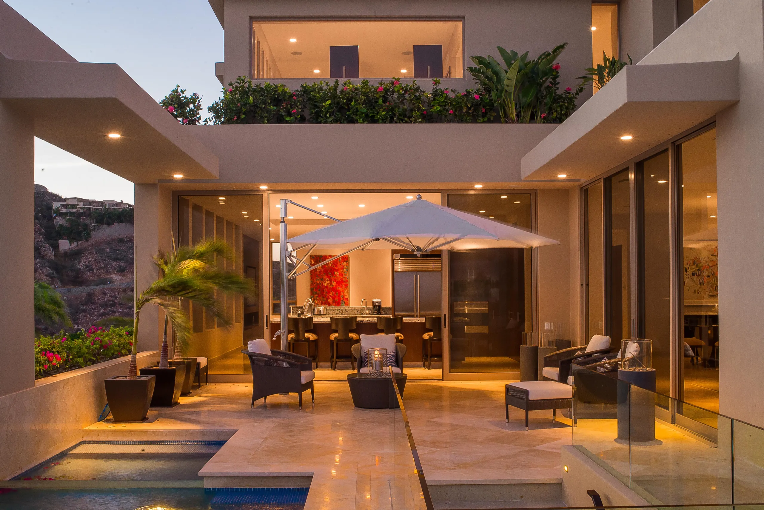 Sophisticated Contemporary Pedregal Villa with Pool and Expansive Views — photograph 8
