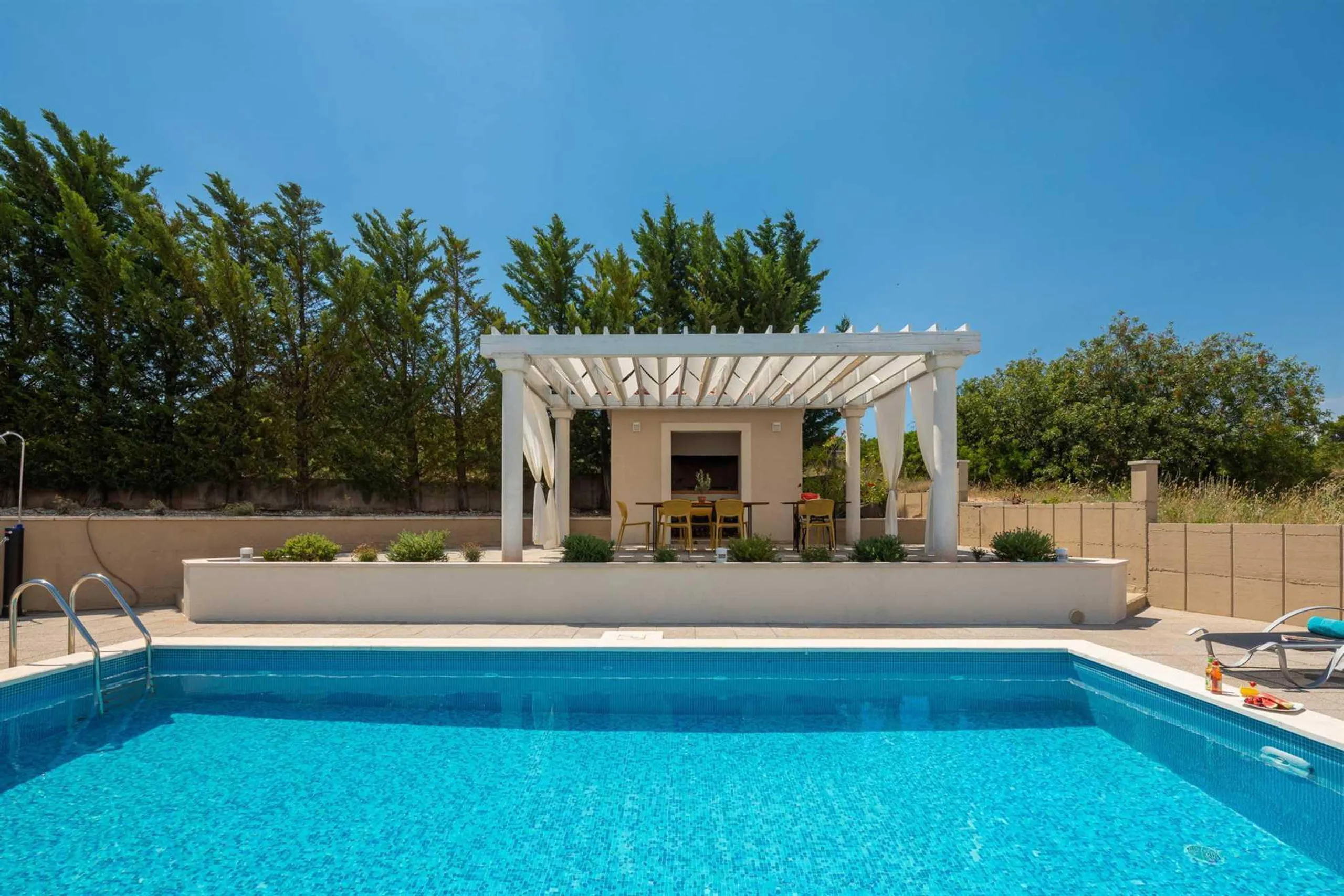 Glorious Villa in Vodice with Pool and Spacious Estate — photograph 9