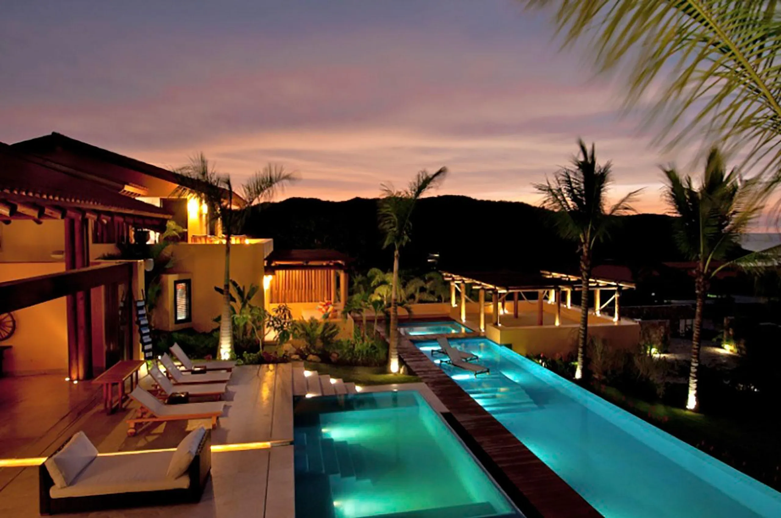 Kupuri Beach Front Grand Estate with Multiple Infinity Pools and Panoramic Ocean Views — photograph 8