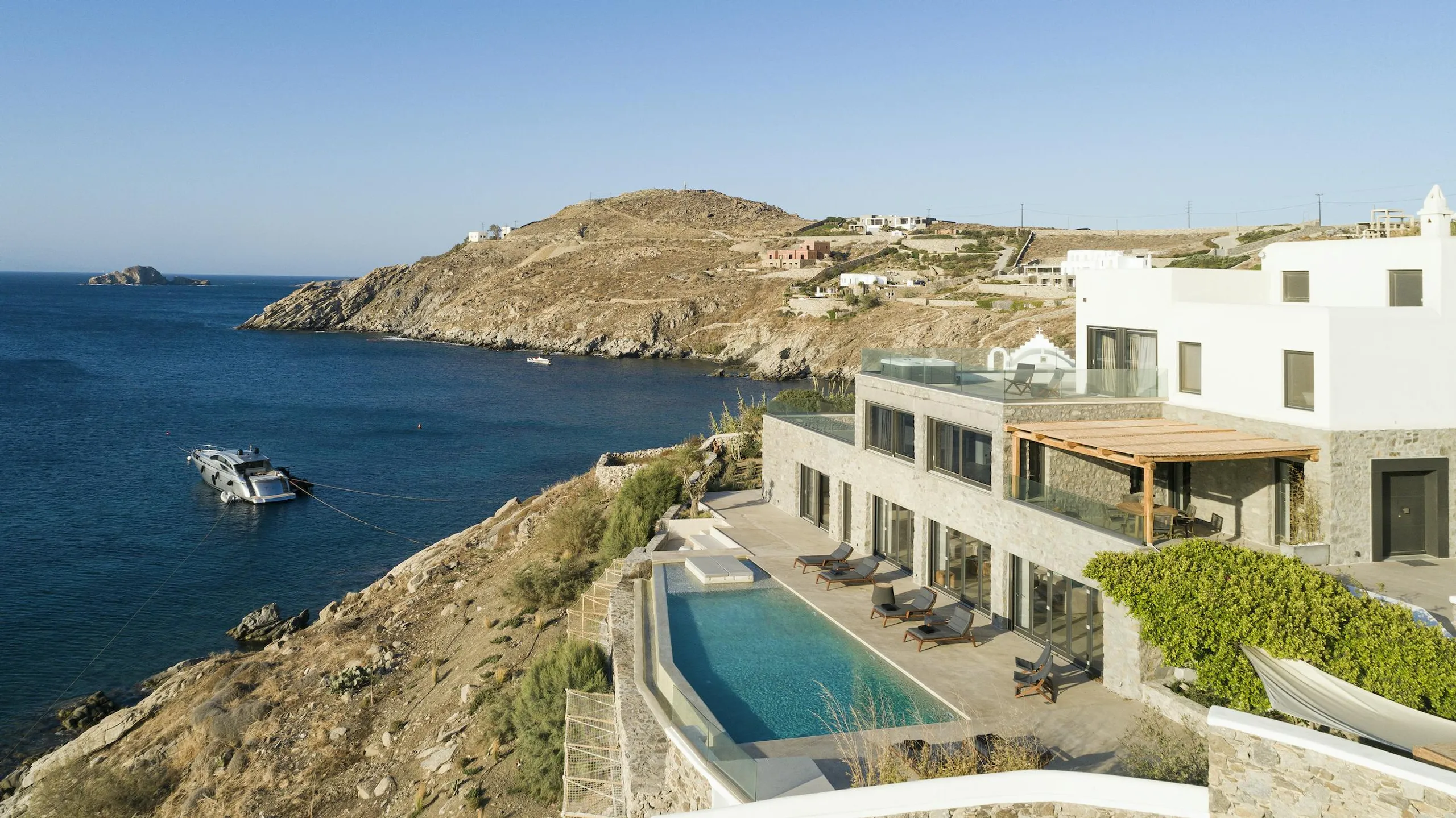 Glorious Mykonos Estate with Infinity Pool and Walks to Beach, Aleomandra