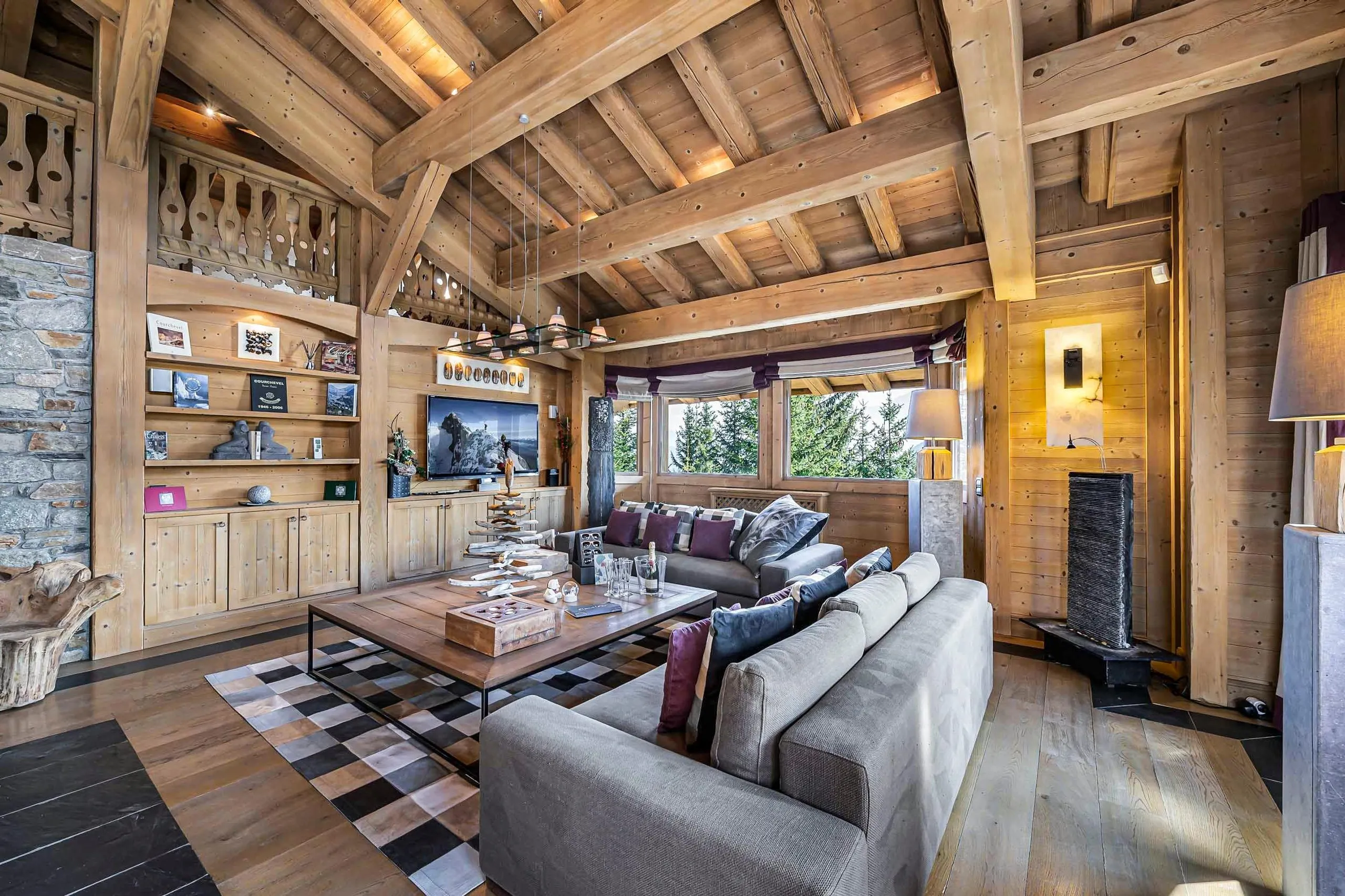 Deluxe Spacious Villa with Indoor Pool and Open Fireplace — photograph 7