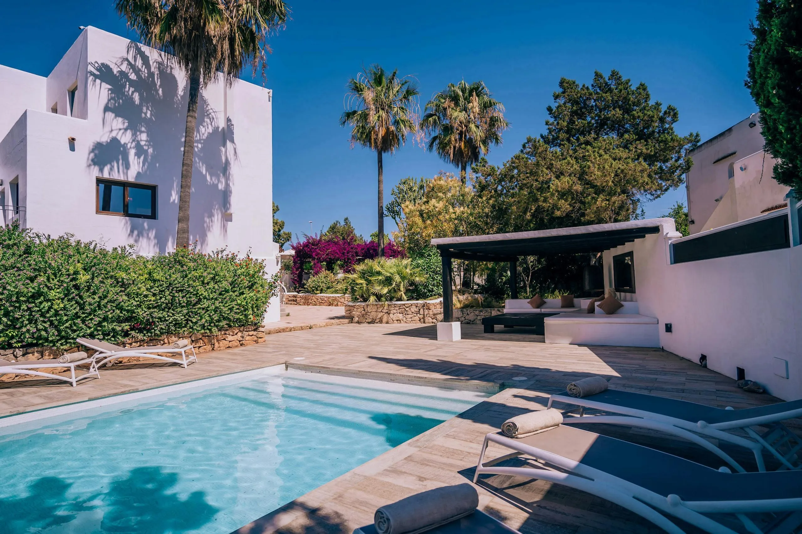 Palatial San Antonio Villa with Private Pool and Outdoor Grill — photograph 2