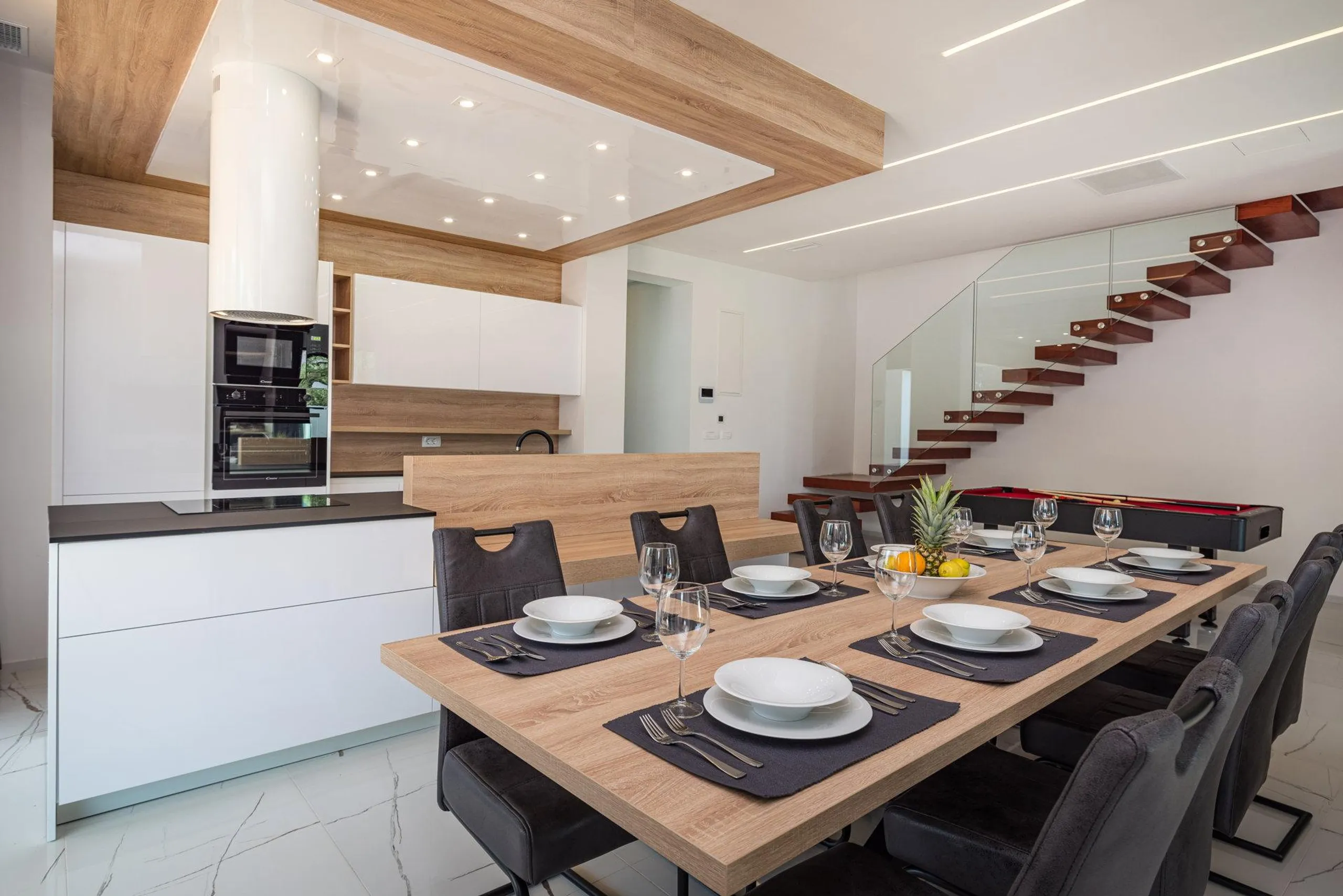 Breathtakingly Beautiful Villa with Dual Pools and Spectacular Views — photograph 12