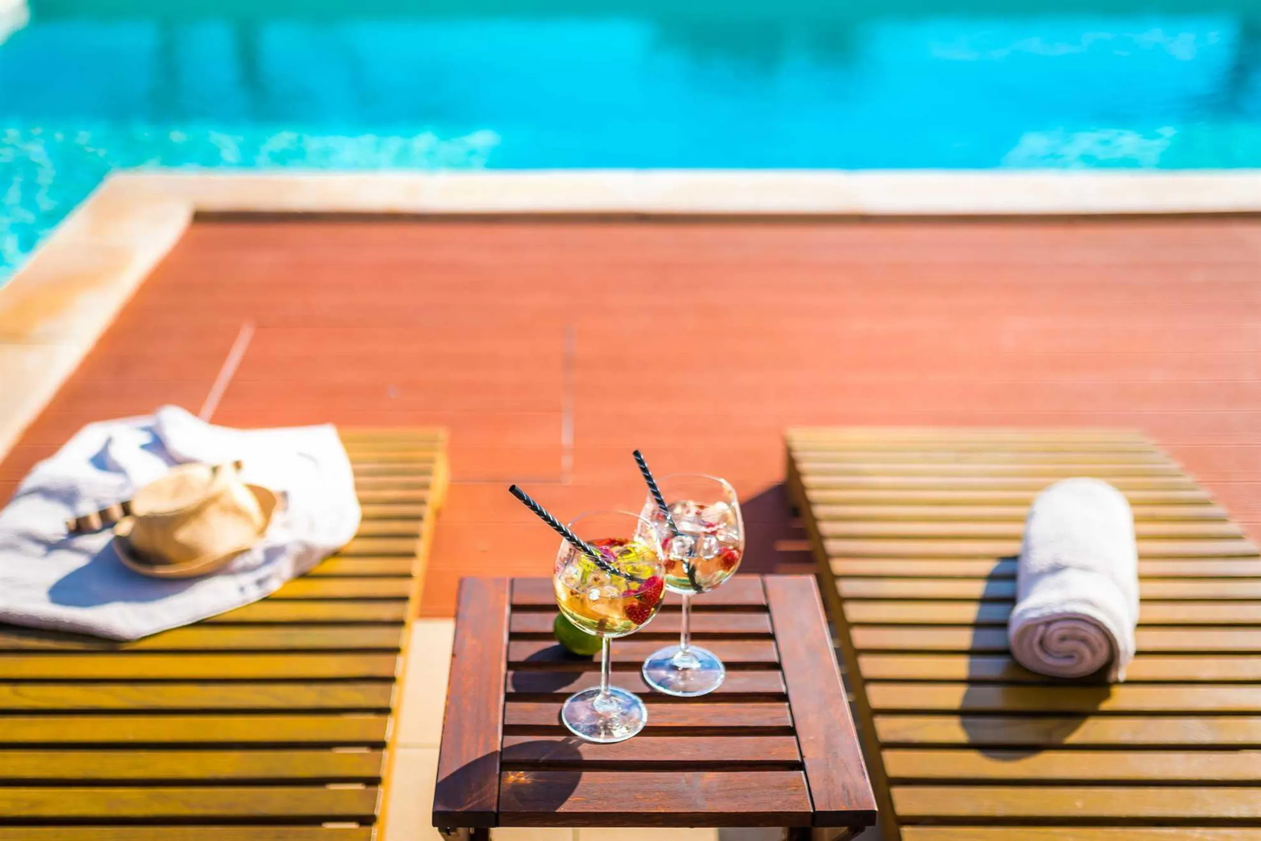 Majestic Four-Bedroom Villa with Private Pool and and Spectacular Views — photograph 11