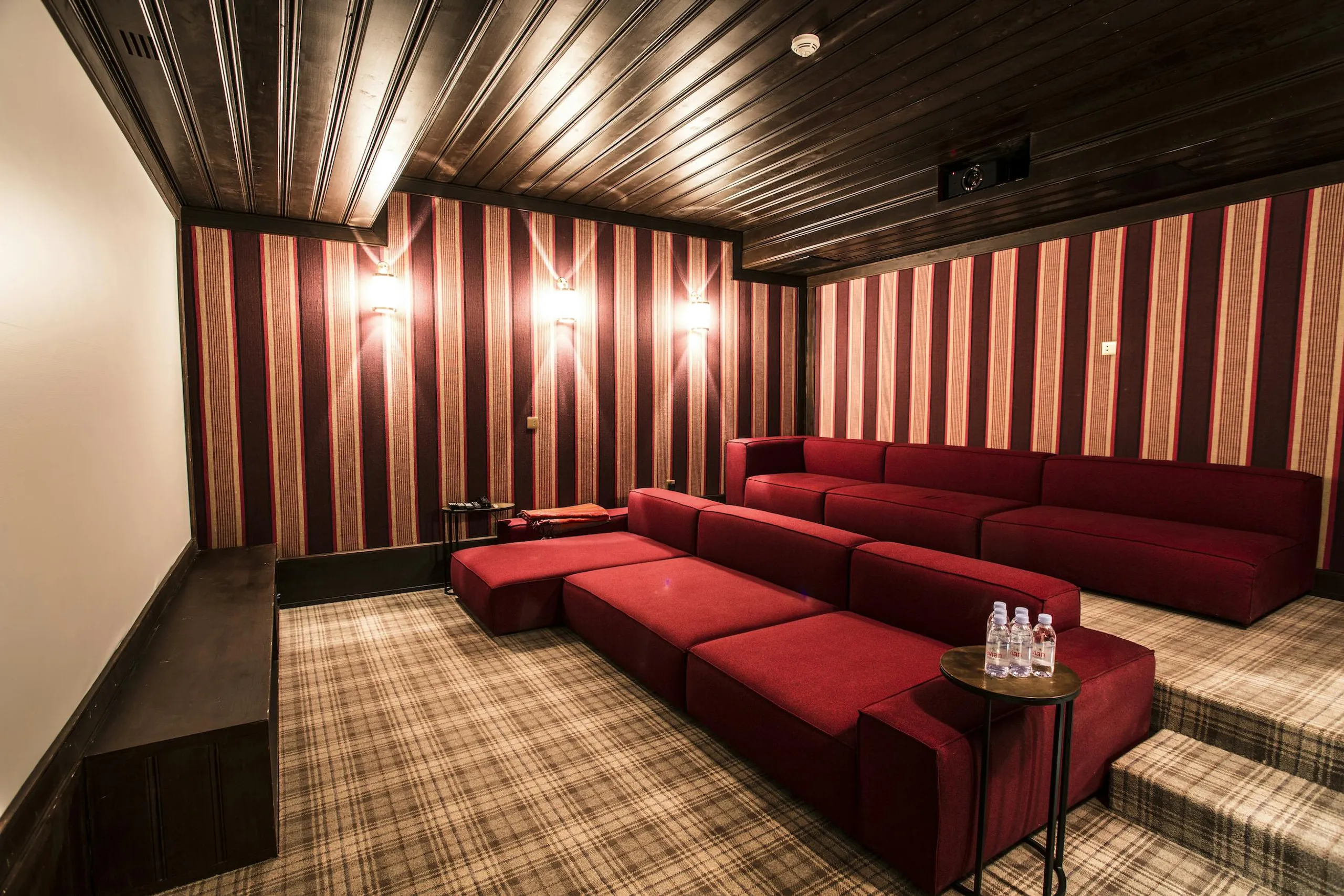 Pristine Val D Isere Chalet with Private Pool, Sauna, and Home Theater — photograph 6