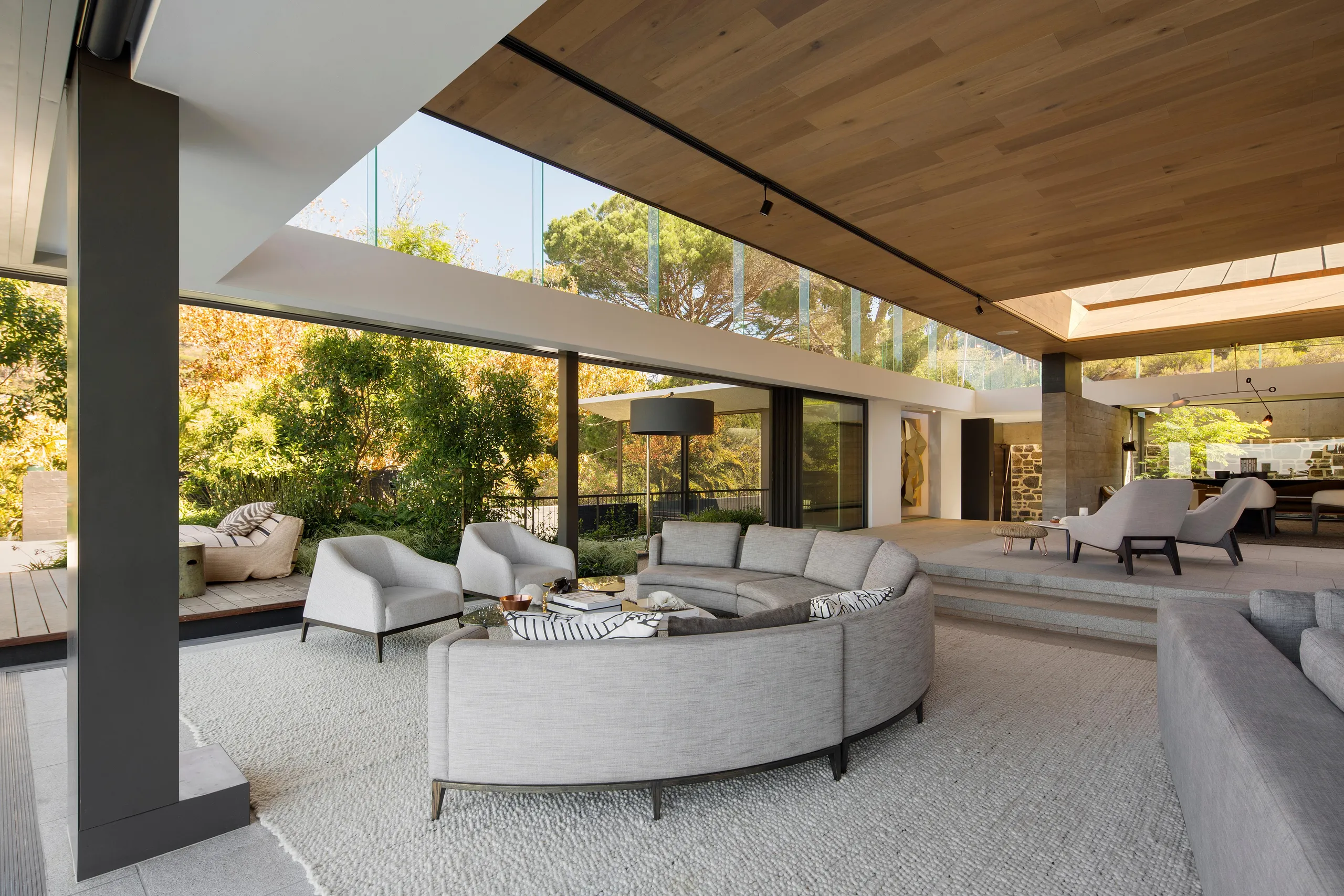 Secluded Luxury Villa with Breathtaking Views — photograph 12