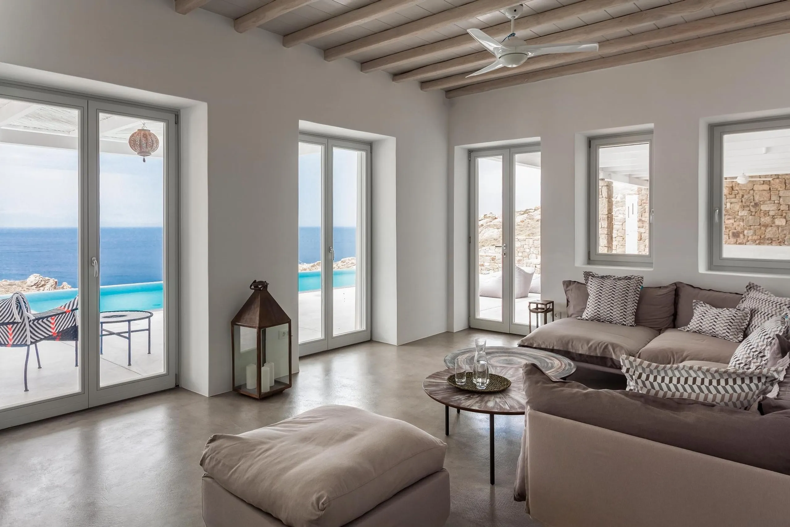 Epic Mykonos Estate with Infinity Pool and Jacuzzi — photograph 10