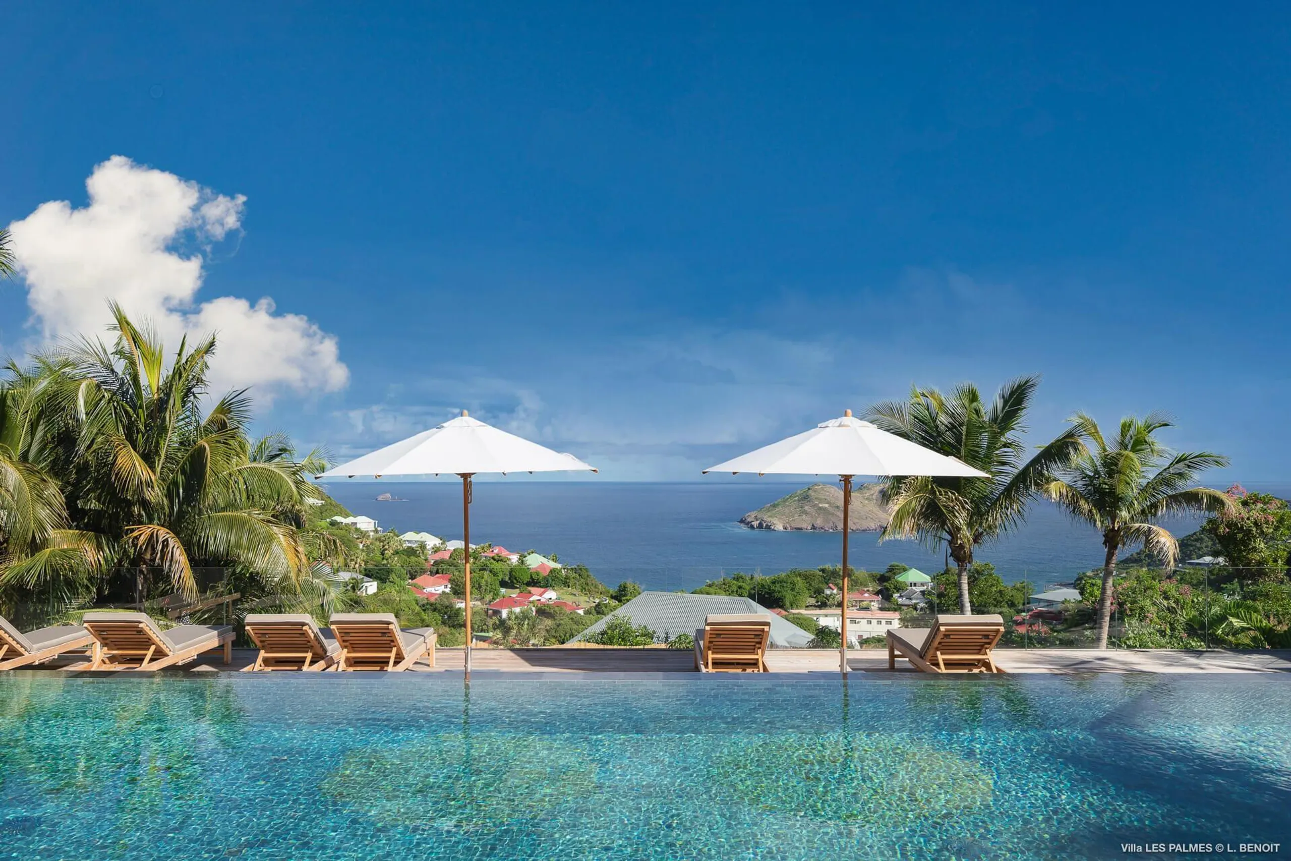 Contemporary Luxe Villa with Infinity Pool and Panoramic Ocean Views, Colombier