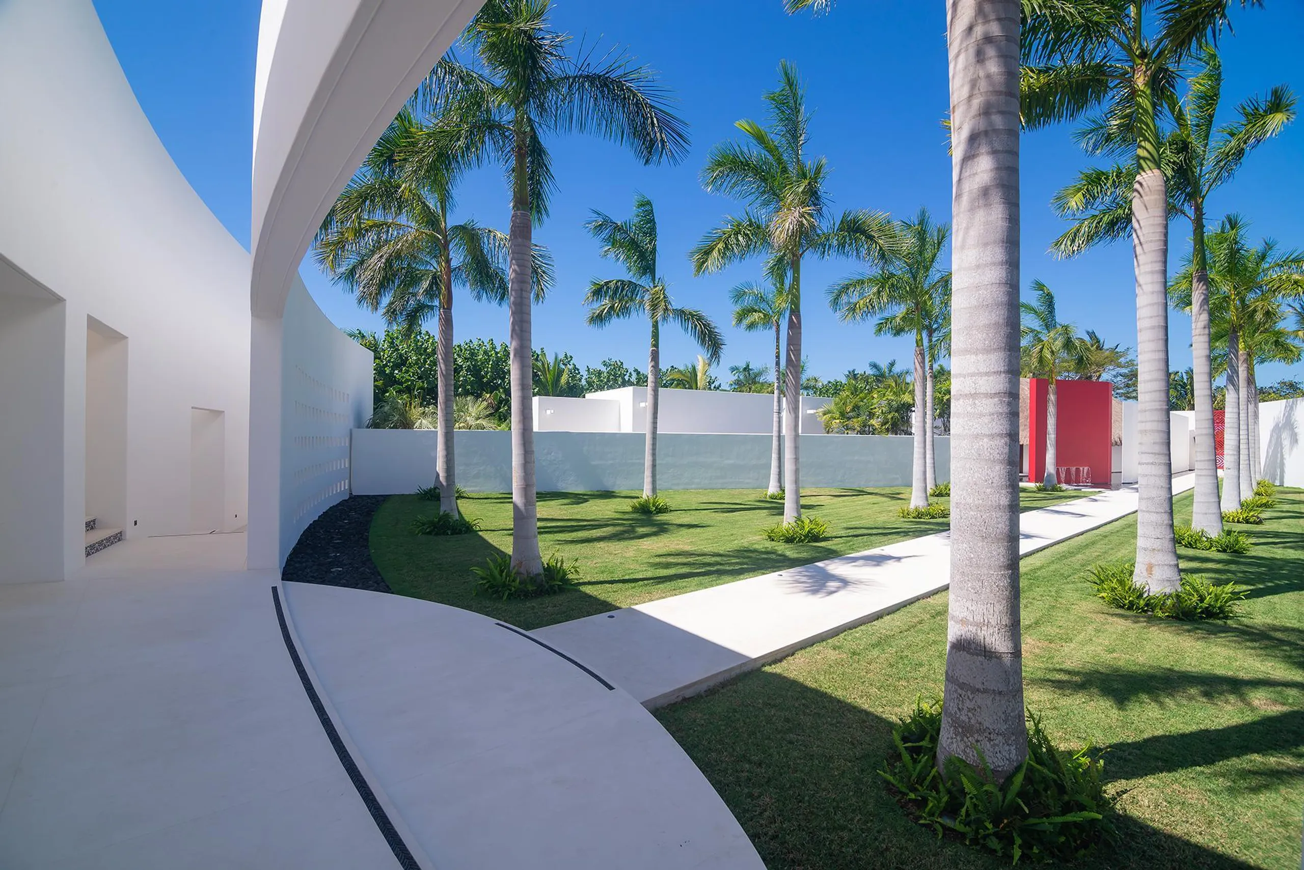 Luxurious Punta Mita Tropical Retreat with Lush Grounds, Ocean Views and One-of-a Kind Infinity Pool — photograph 12