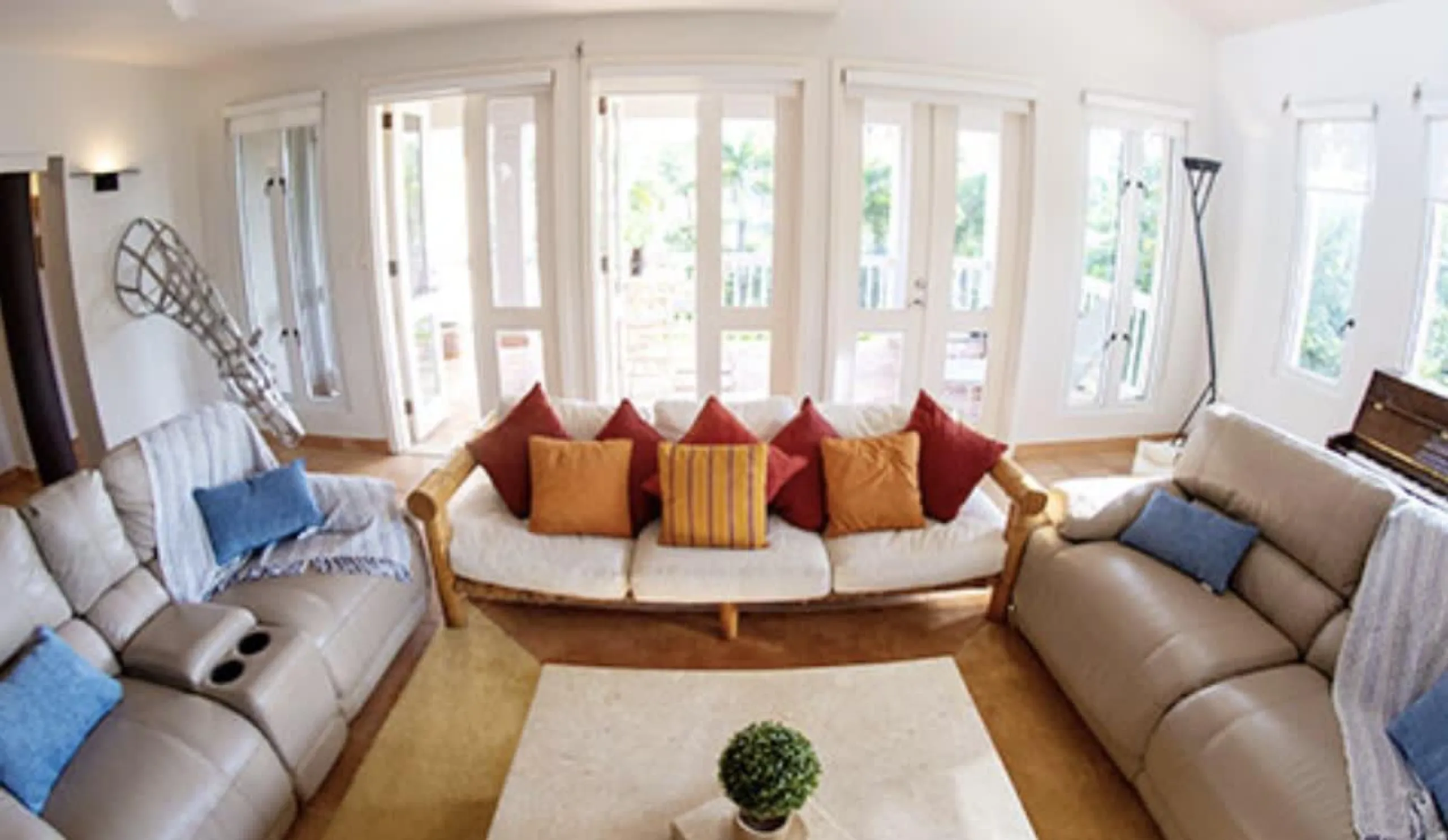Spectacular Getaway Villa In Tranquil Location — photograph 10