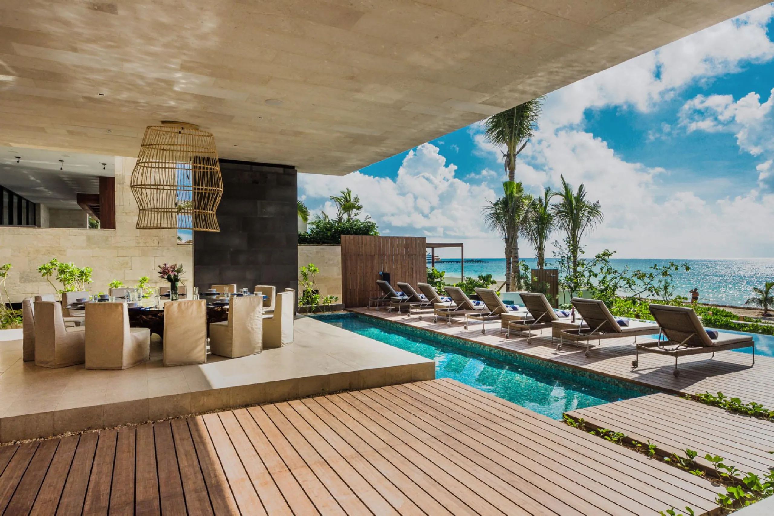 Captivating Playa del Carmen Oceanfront Luxury Estate with Double Pool and Ocean Views — photograph 4