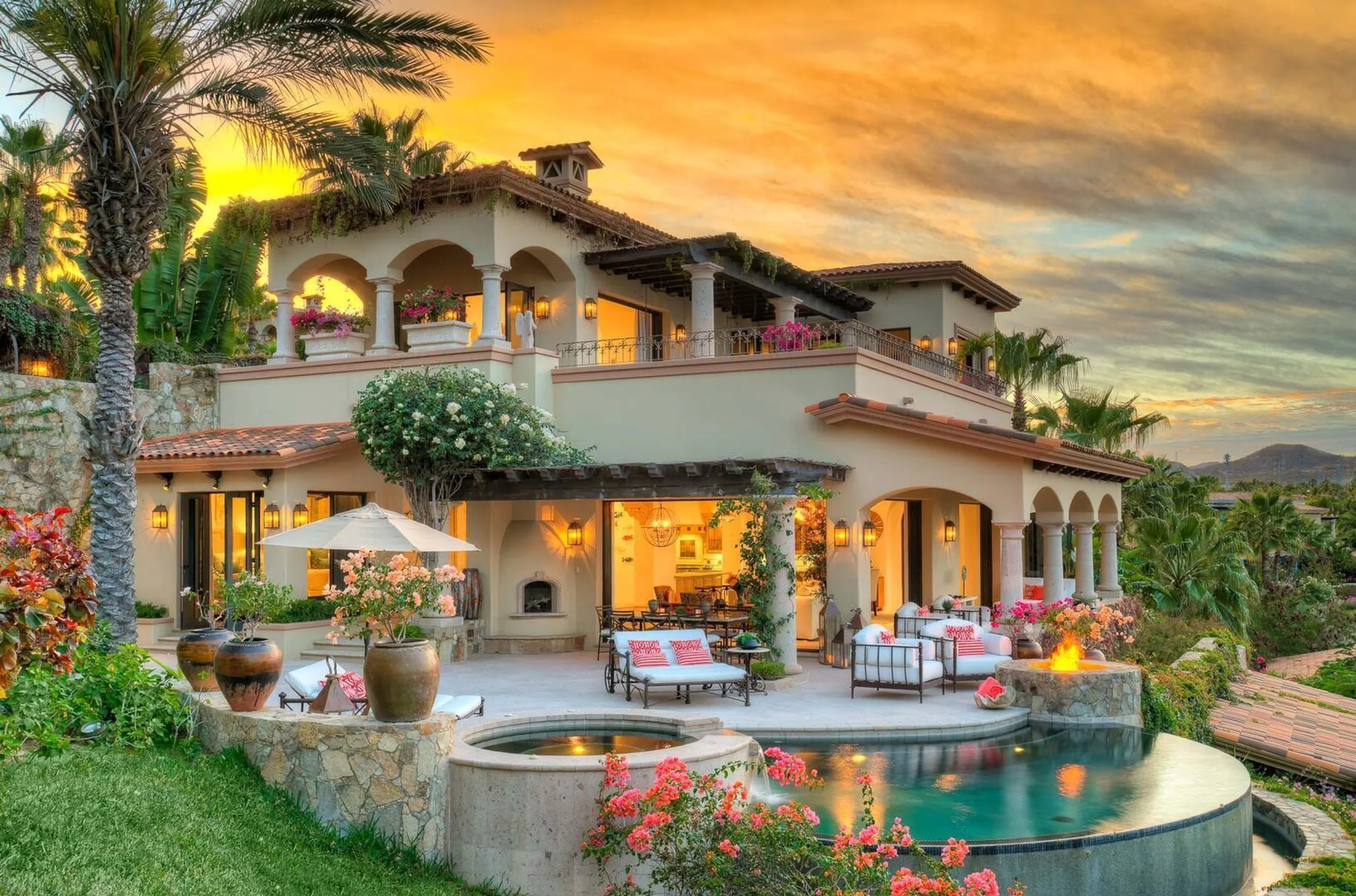 Enchanting Villas del Mar Estate with Infinity Pool and Spa, Villas Del Mar