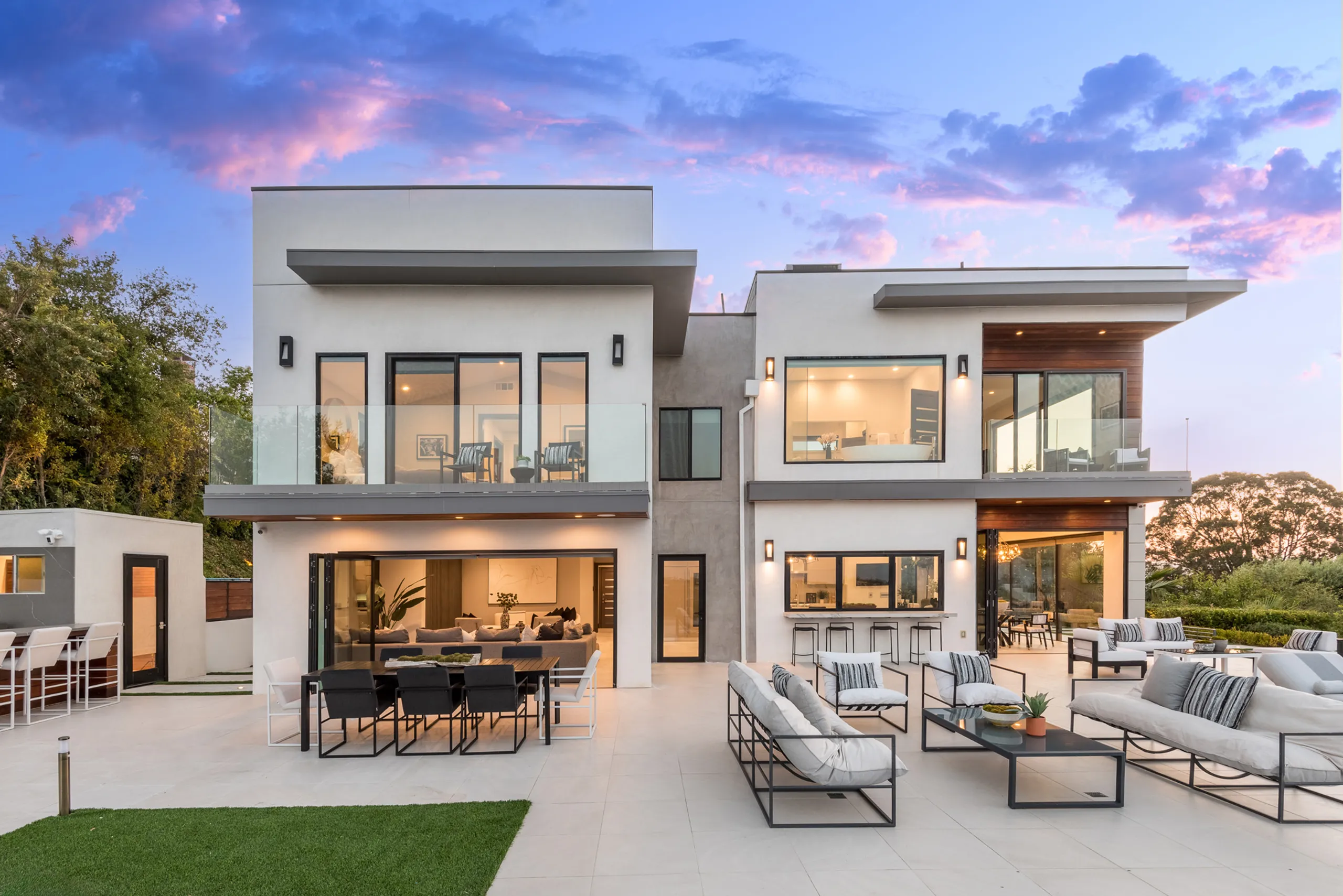 Grand Modern Tarzana Estate with with Infinity Pool, Panoramic Views & Sleek Architectural Design — photograph 6