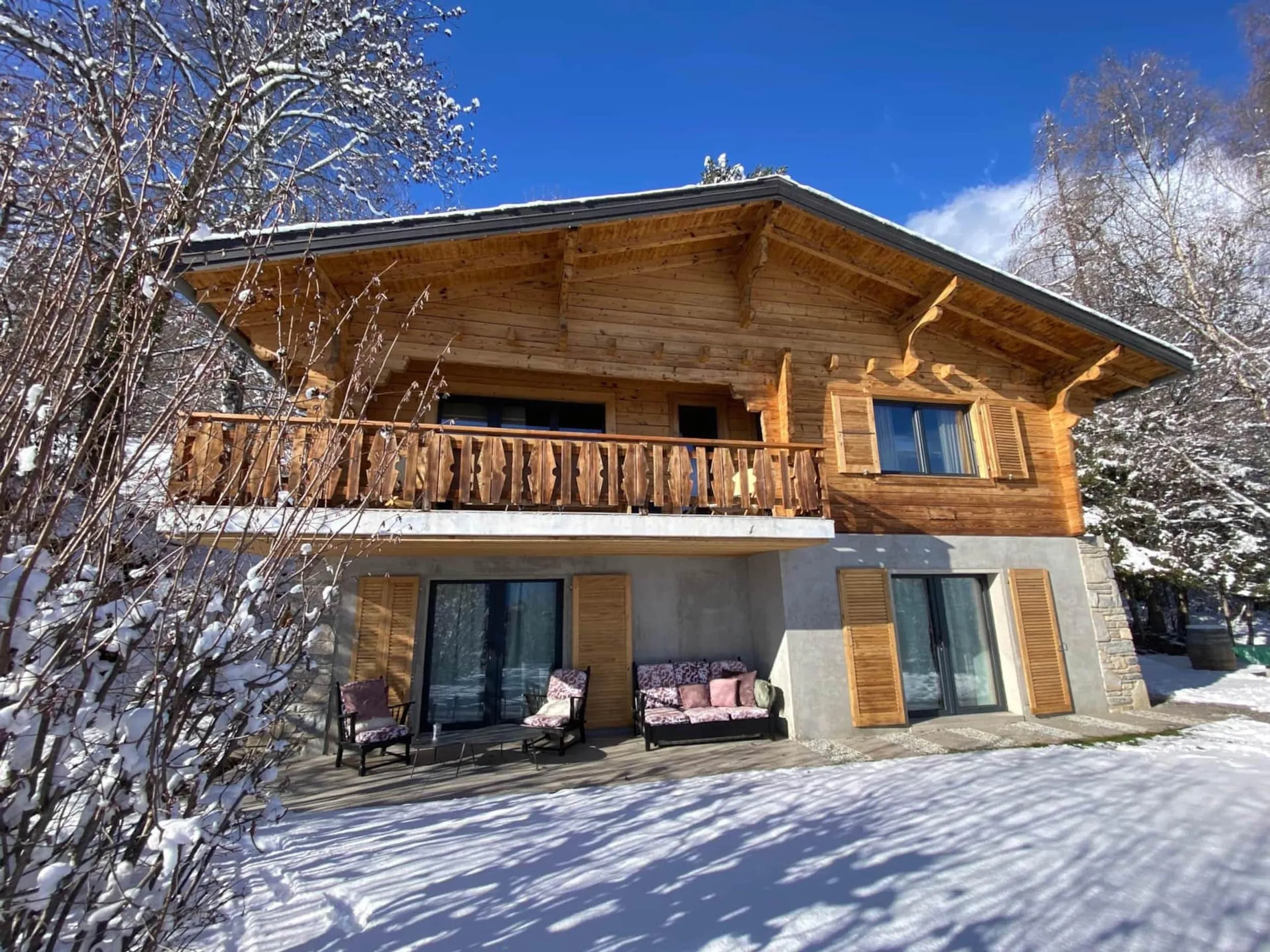 Crans Montana Luxury Chalet with Spa and Sauna — photograph 2