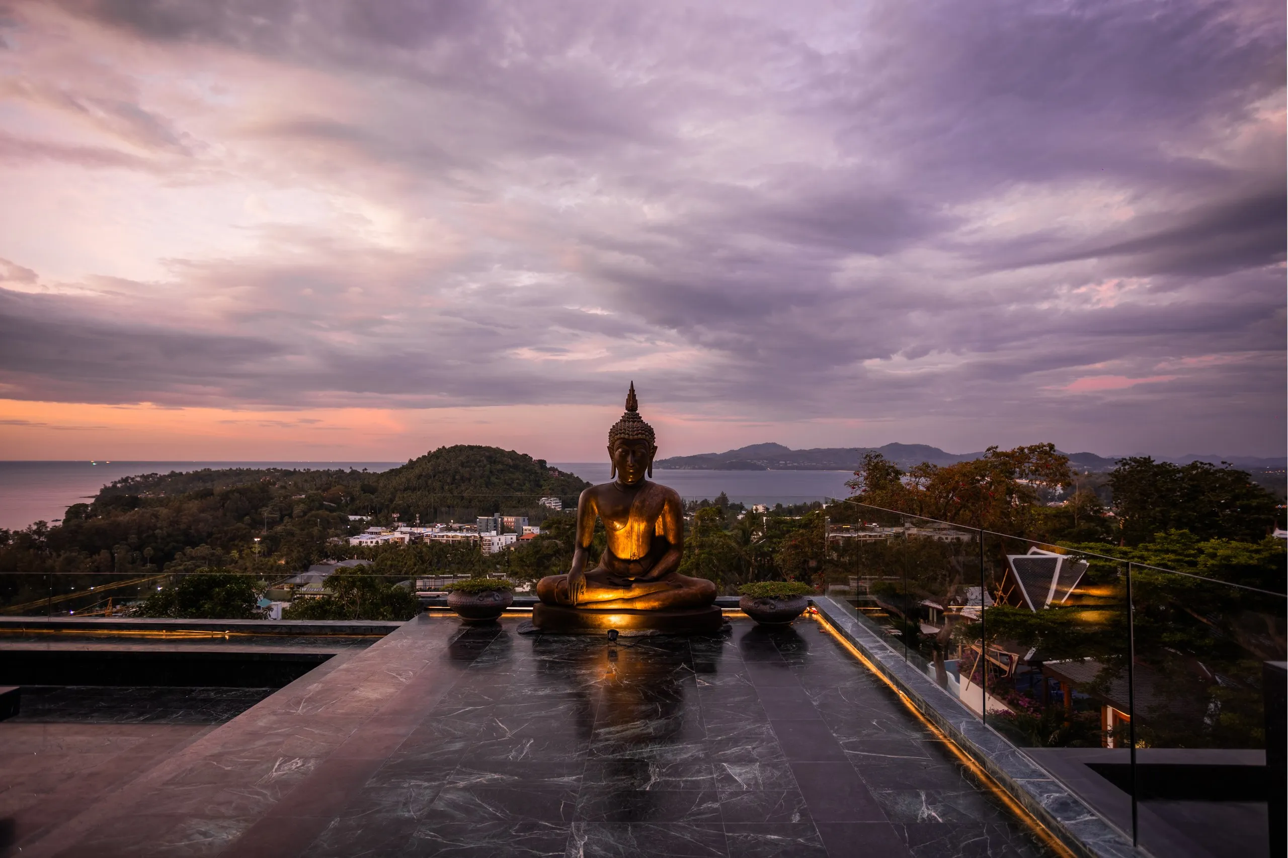 Phenomenal Hilltop Villa with Infinity Pool and Overlooking Andaman Sea Waters — photograph 4