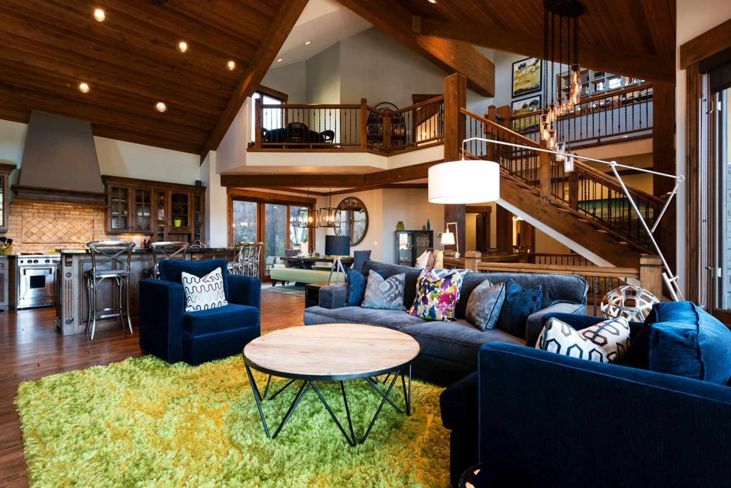 Resplendent Mountain Estate with Private Pool and Hot Tub — photograph 6
