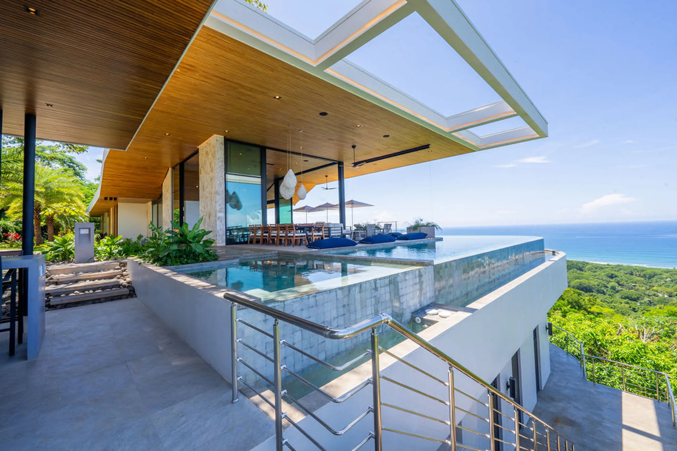 Spectacular Oceanview Villa with Pivate Pool & 180° Ocean Views — photograph 5