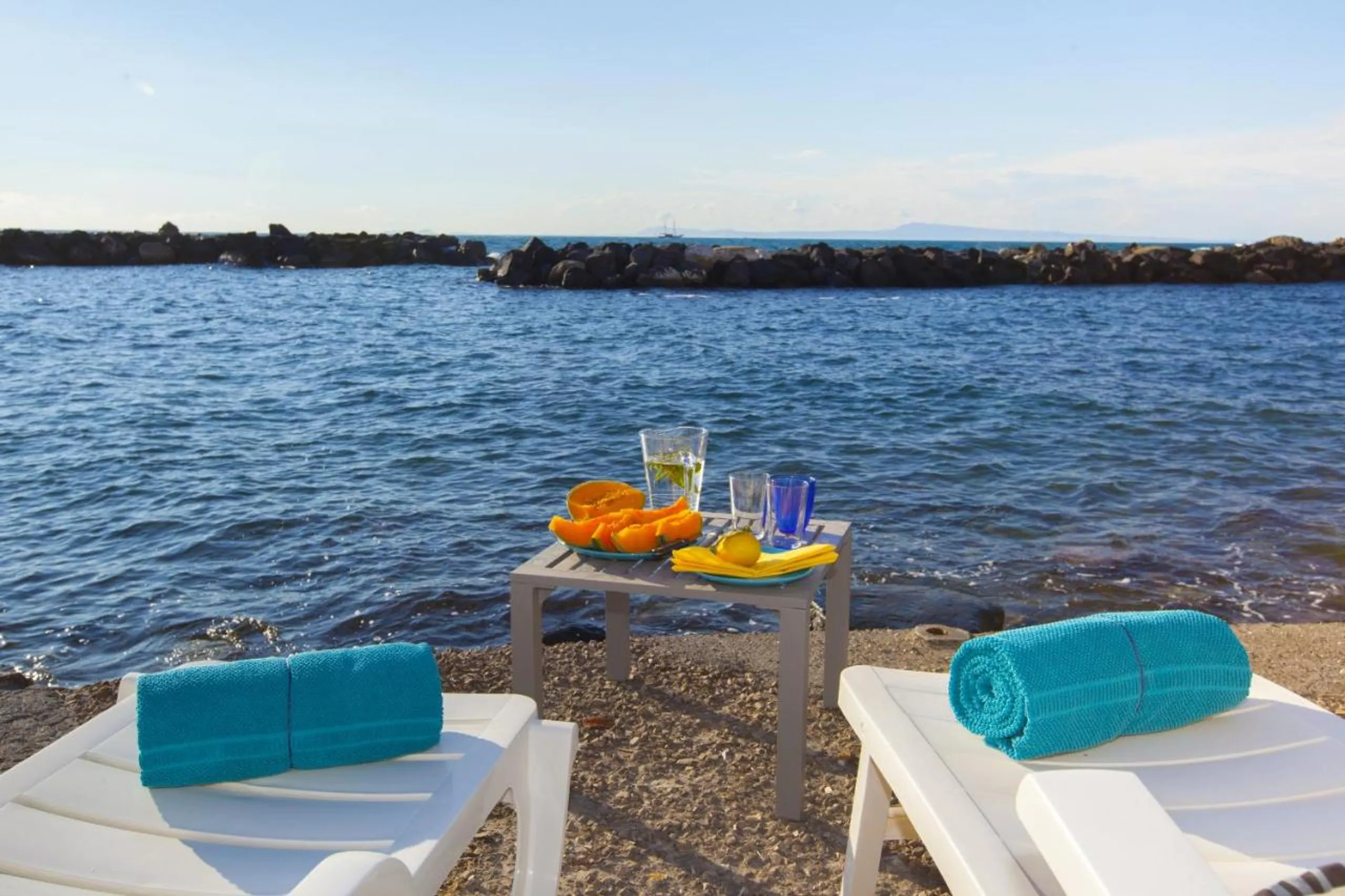 Superb Traditional Villa with Mesmerising Gulf of Naples and Capri Views — photograph 3