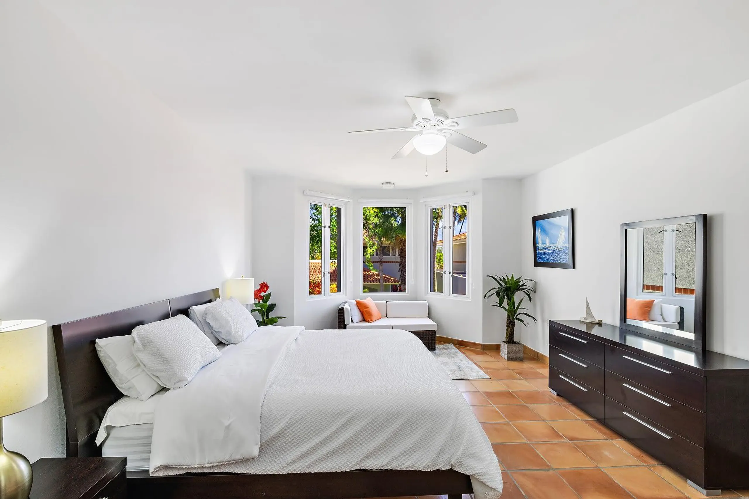 Relaxing Fresh Green Villa In Dorado Beach with 3 Bedrooms — photograph 12