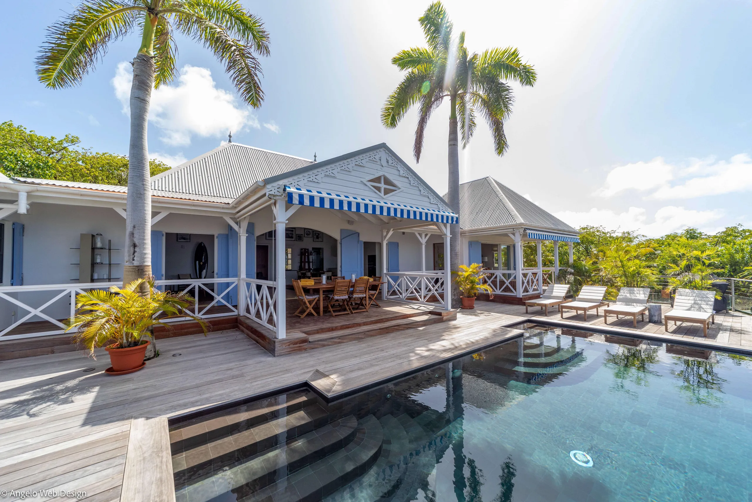 Plush and Inviting Villa with Infinity Pool and Breathtaking Ocean Views and Gorgeous Sunset — photograph 6