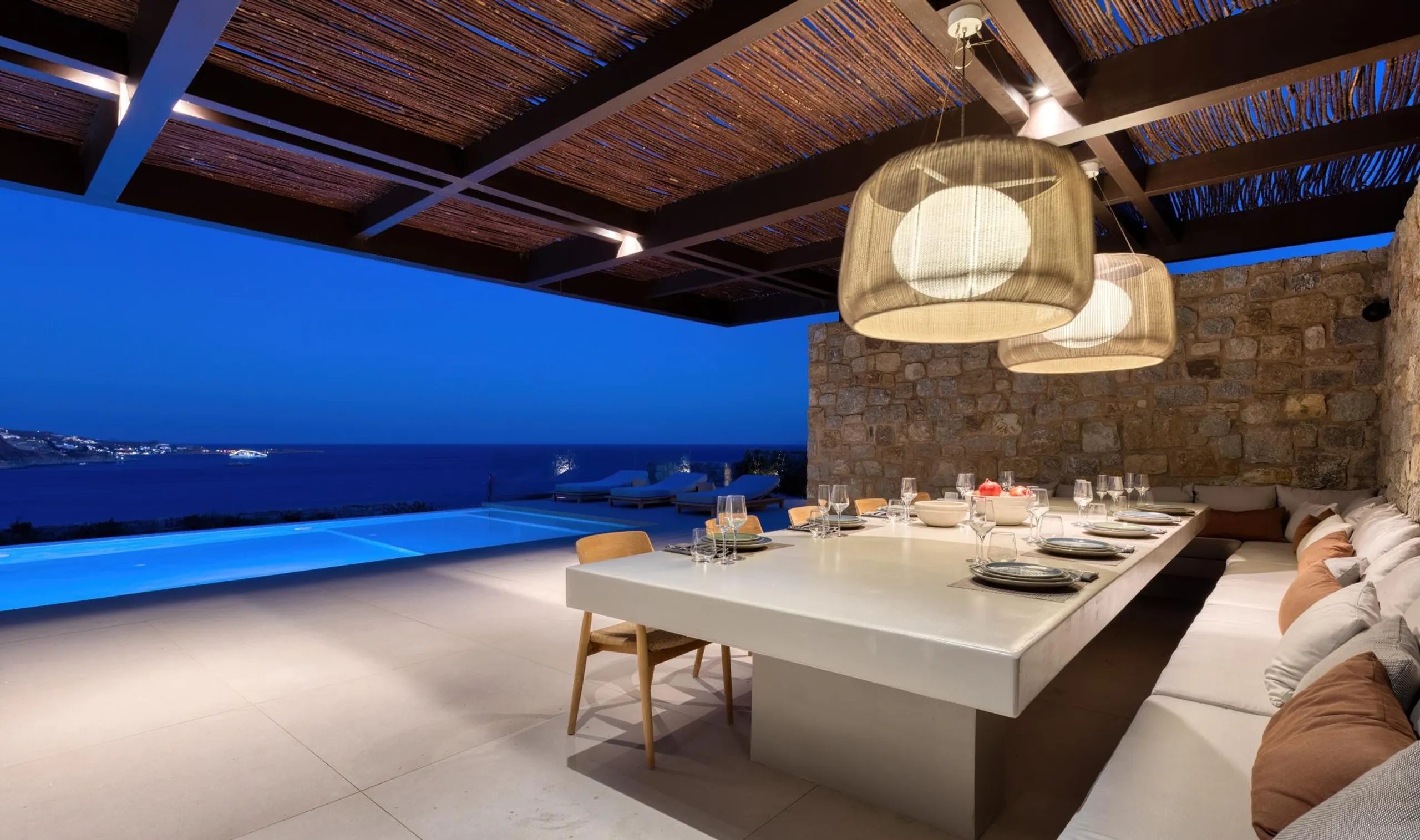Noble Mykonos Retreat with Invigorating Pools and Views — photograph 6
