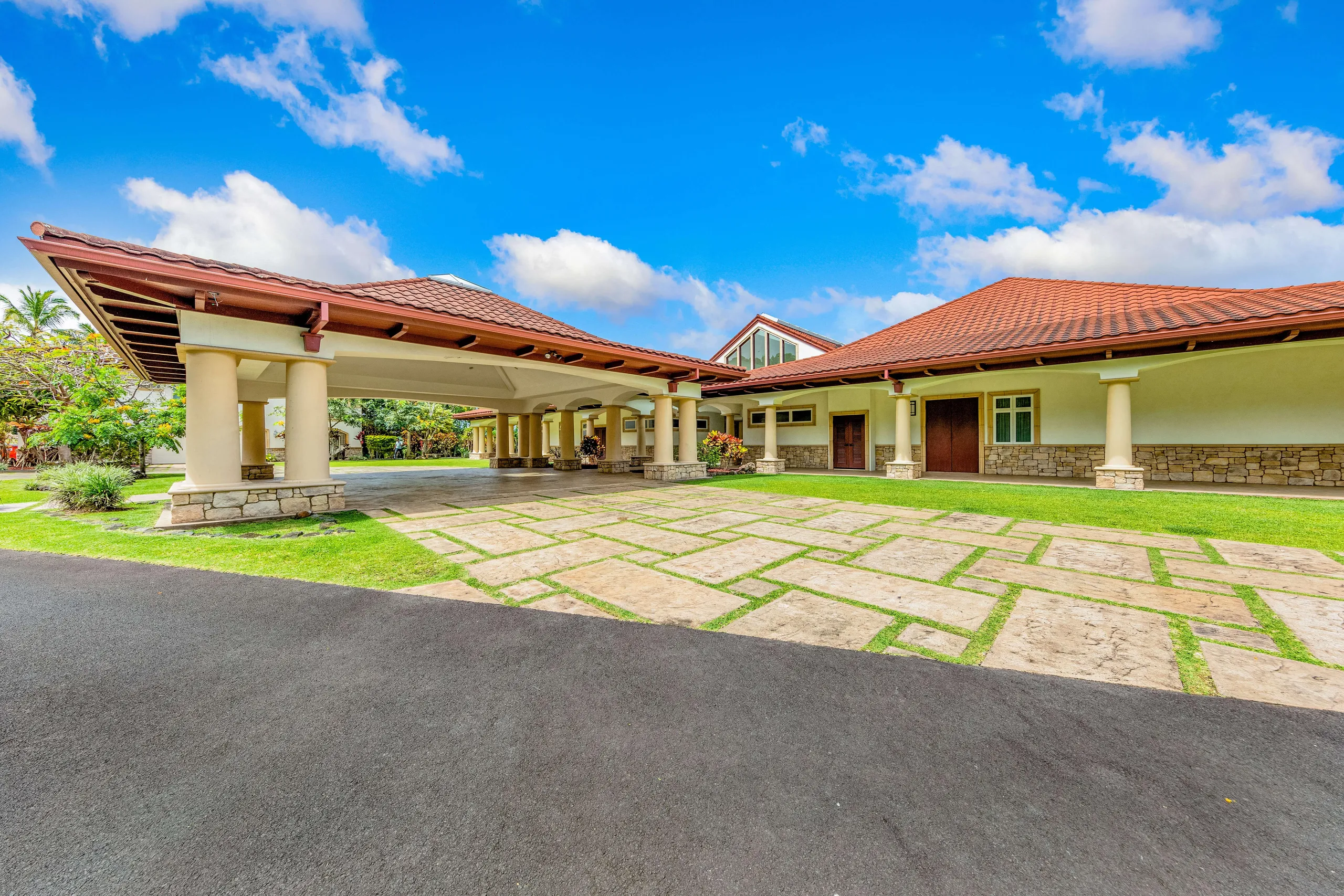 Hawaii Hideaway Estate with Infinity Pool and Panoramic Ocean Views — photograph 7
