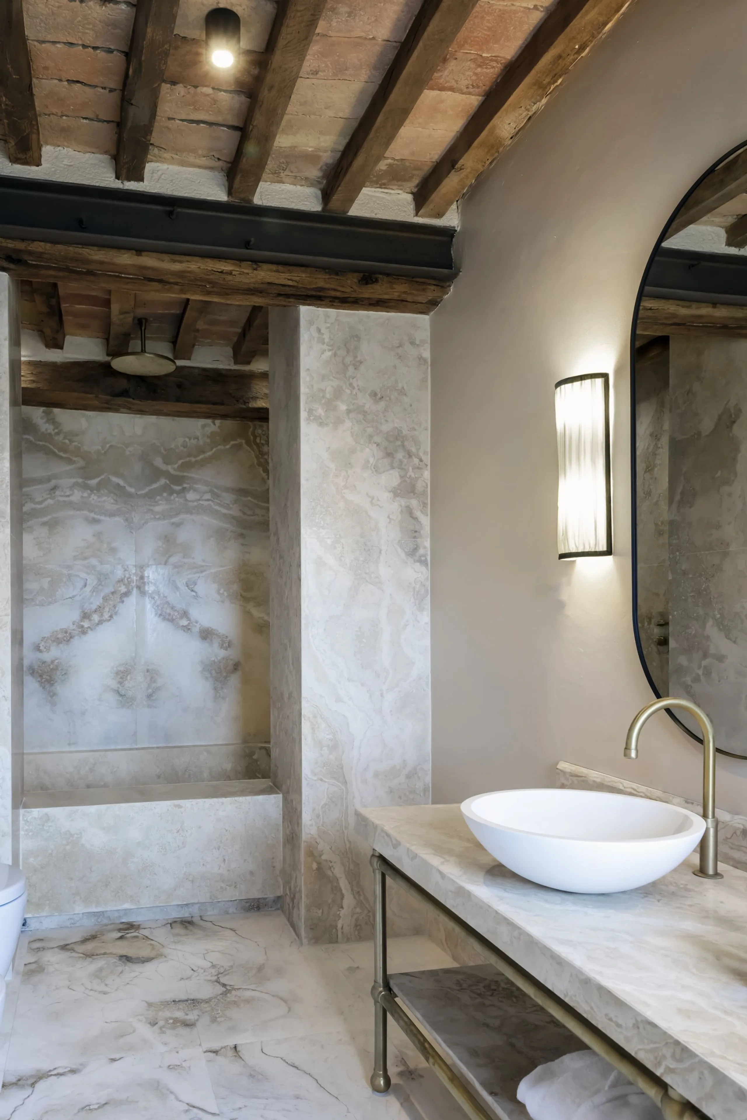 Splendid Estate with Indoor Heated Pool and Countryside Views — photograph 11