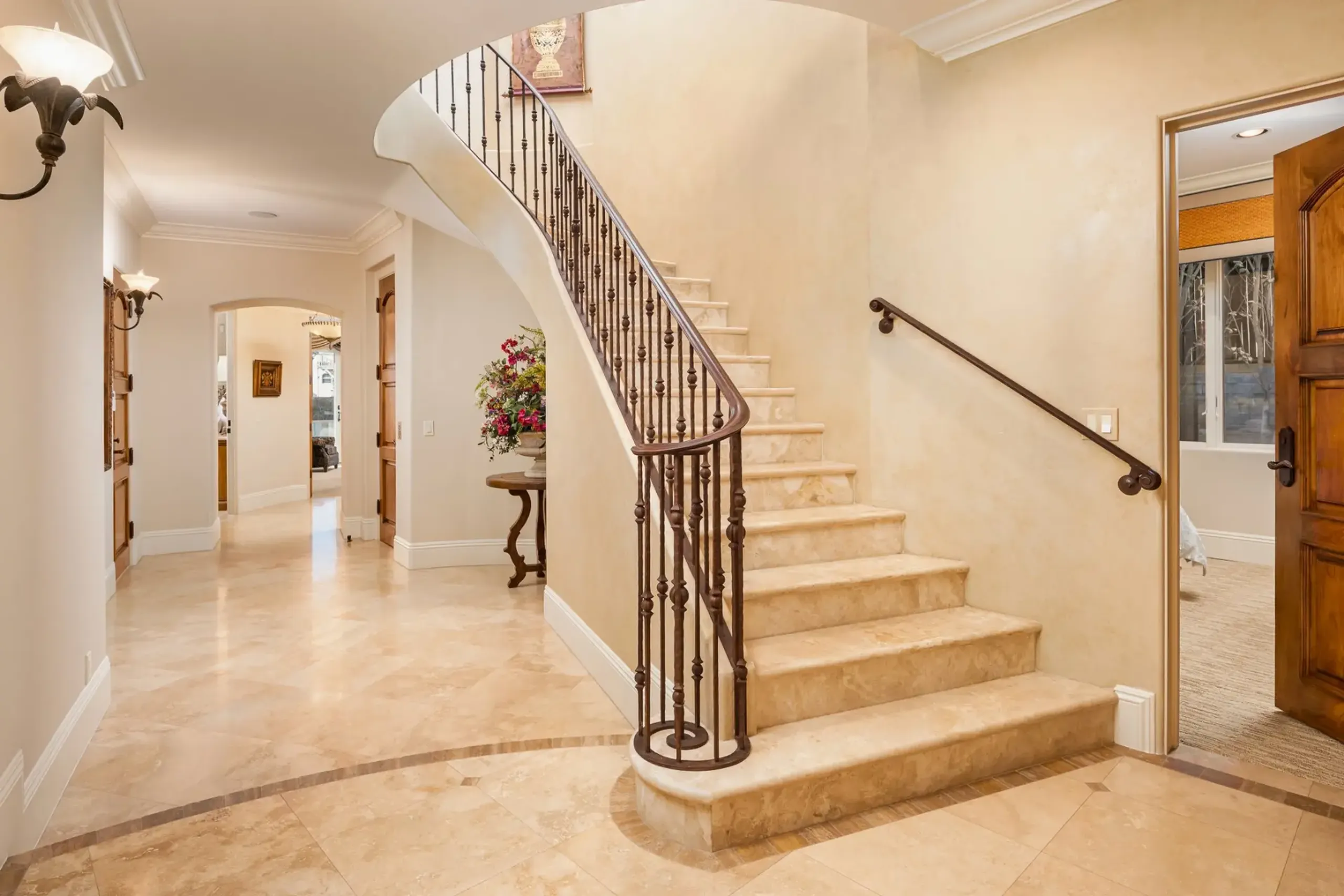 Beachside Tuscan Style Villa with  Ocean Views, Movie Theater, and Spacious Living — photograph 10