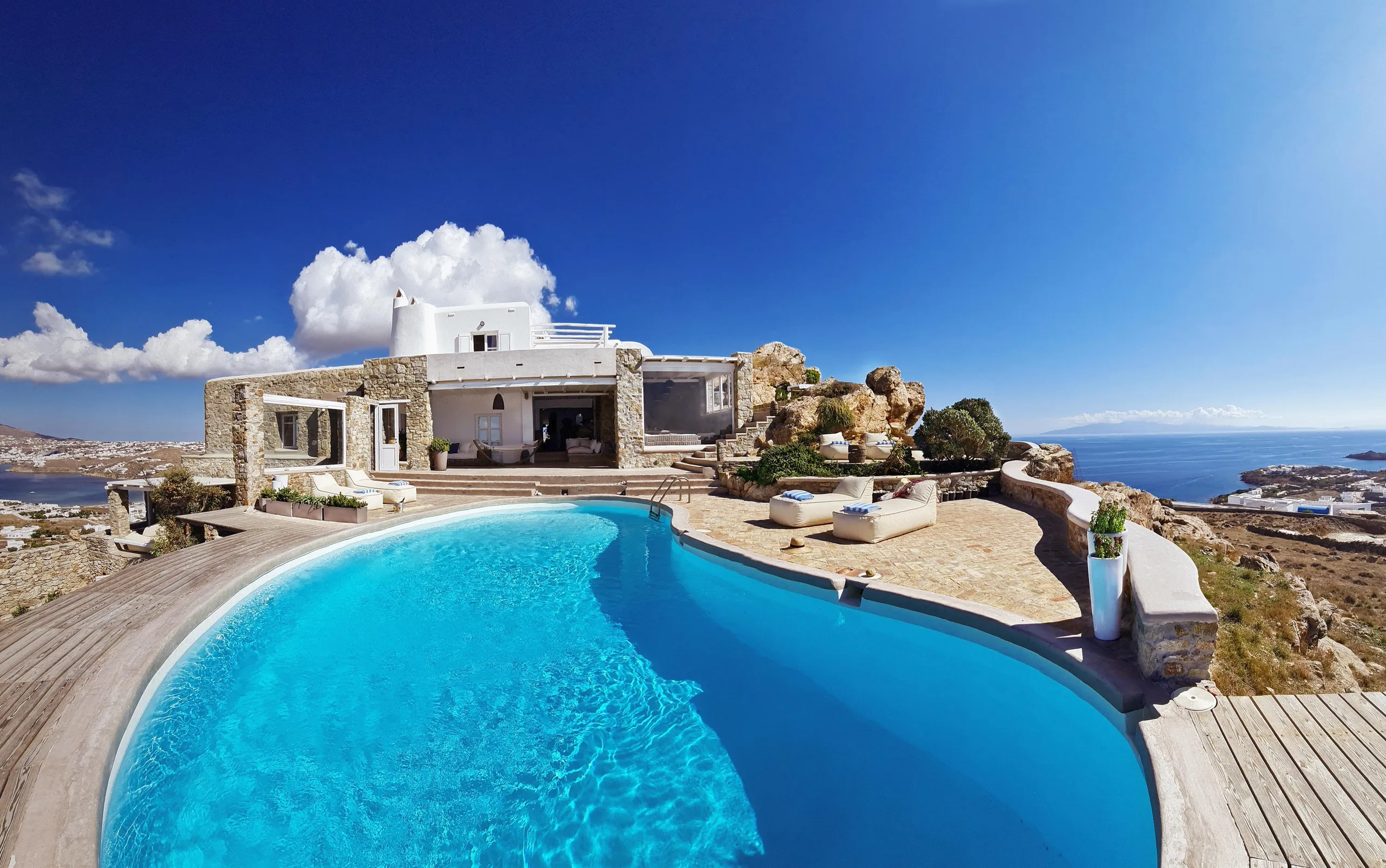 Hilltop Luminous Villa with Private Pool and Ocean Views, Cyclades Islands