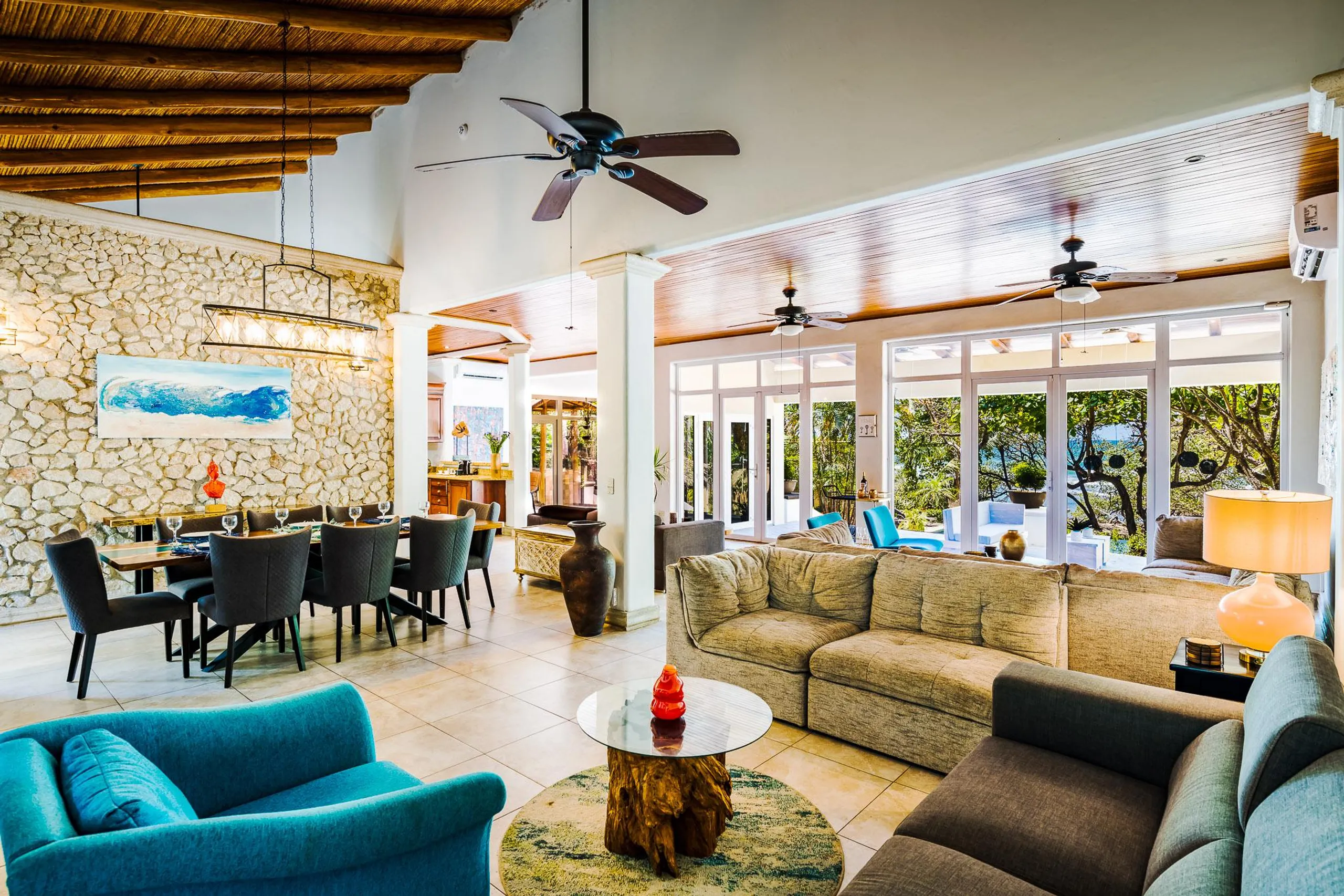 Plentiful Playa Longosta Villa with Private Pool and Walks to Beach — photograph 11