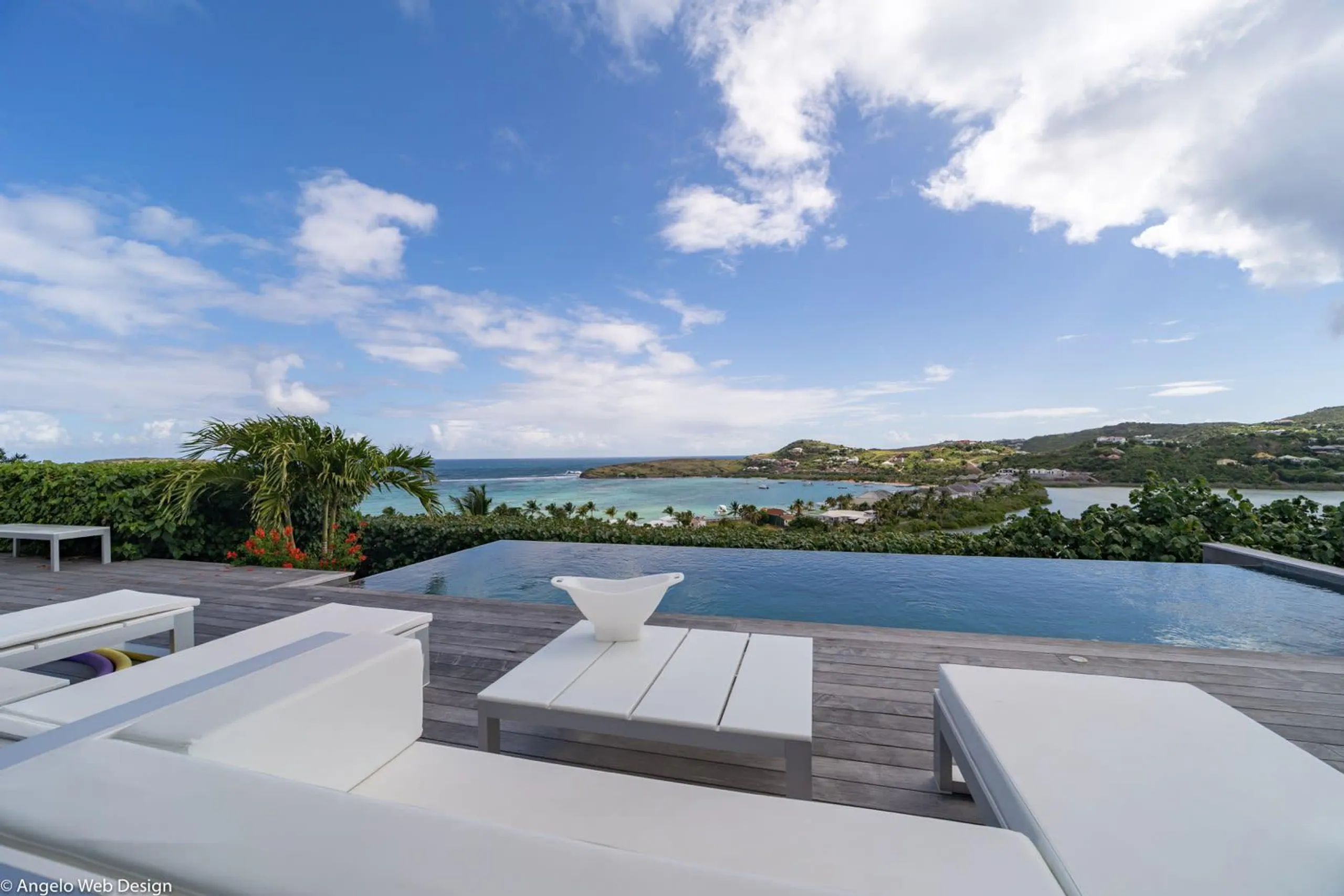 Tranquil 4BR Haven with Breathtaking Ocean and Hill Views, Vitet