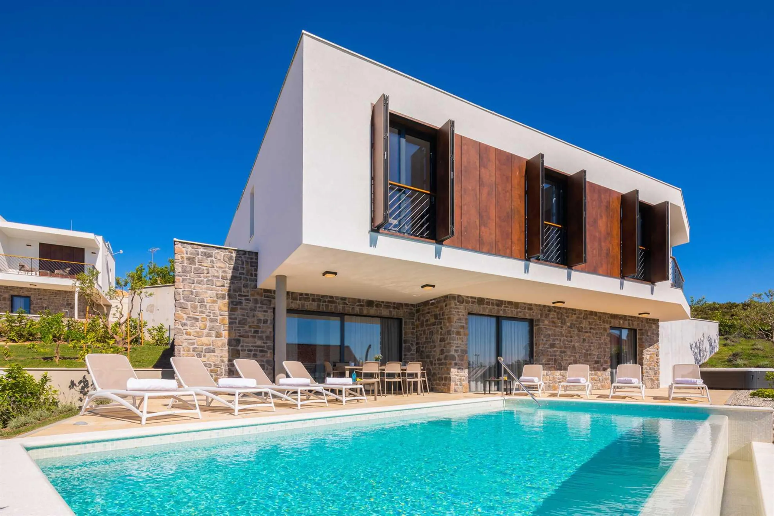 Posh Modern Villa with Private Infinity Pool and Stunning Sea Views in Primosten — photograph 3